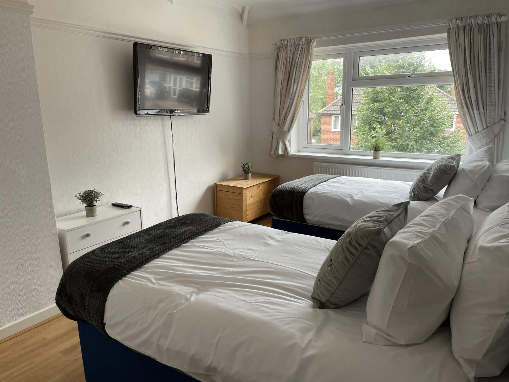 Dinizia, 2 Bedrooms, Sleeps 5 Holiday home *