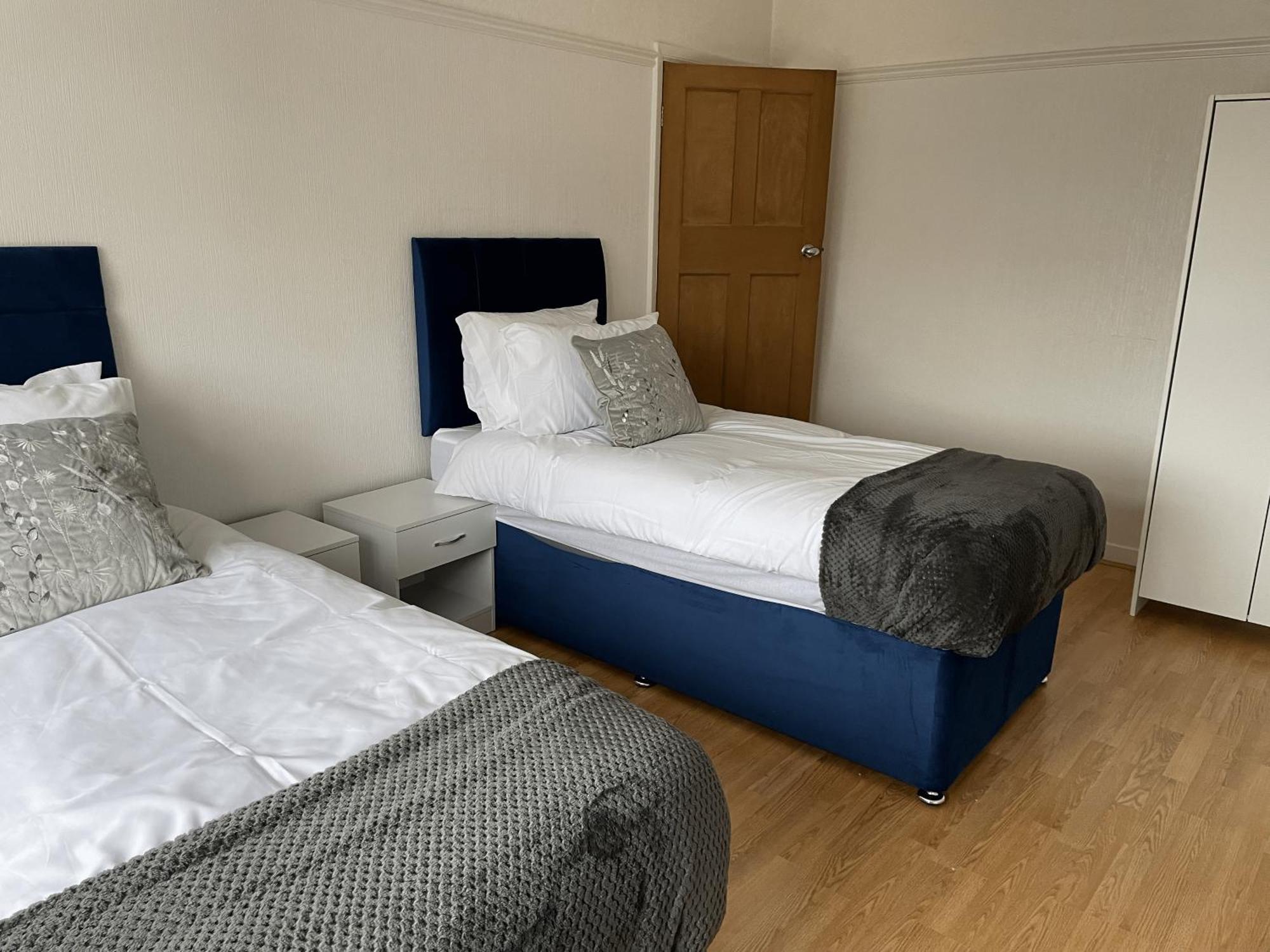 Holiday home Dinizia, 2 Bedrooms, Sleeps 5 Birmingham