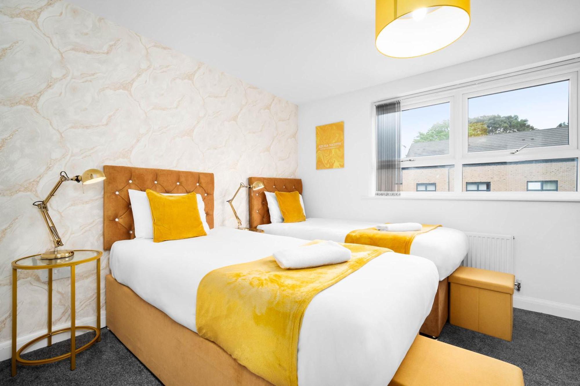 Luxury 4 Bed House With En-suite, Games Room, Bbq, On-site Parking By Azura Nights