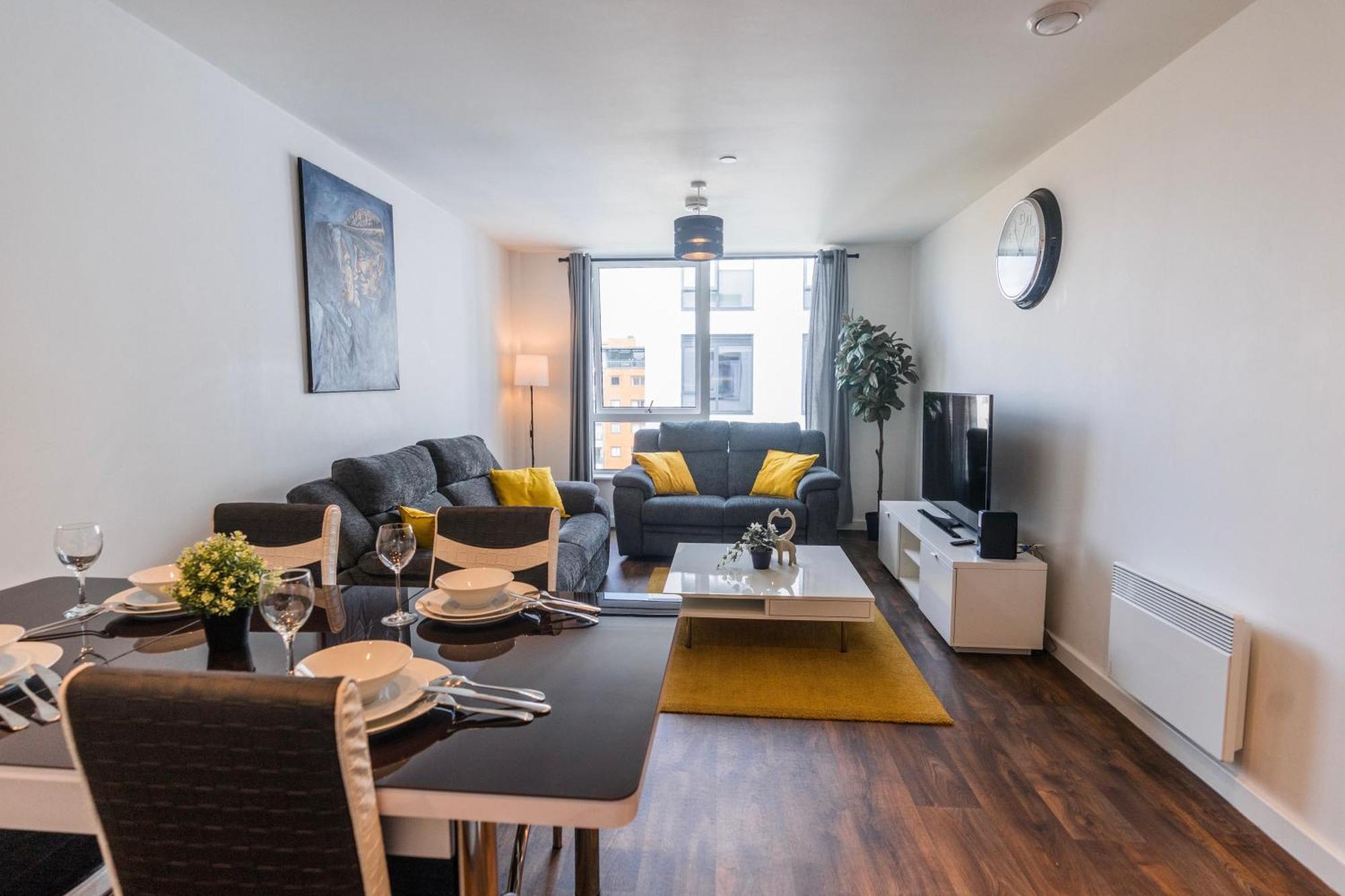 Contemporary 2 Bedroom - Centre - Digbeth Bullring Apartment
