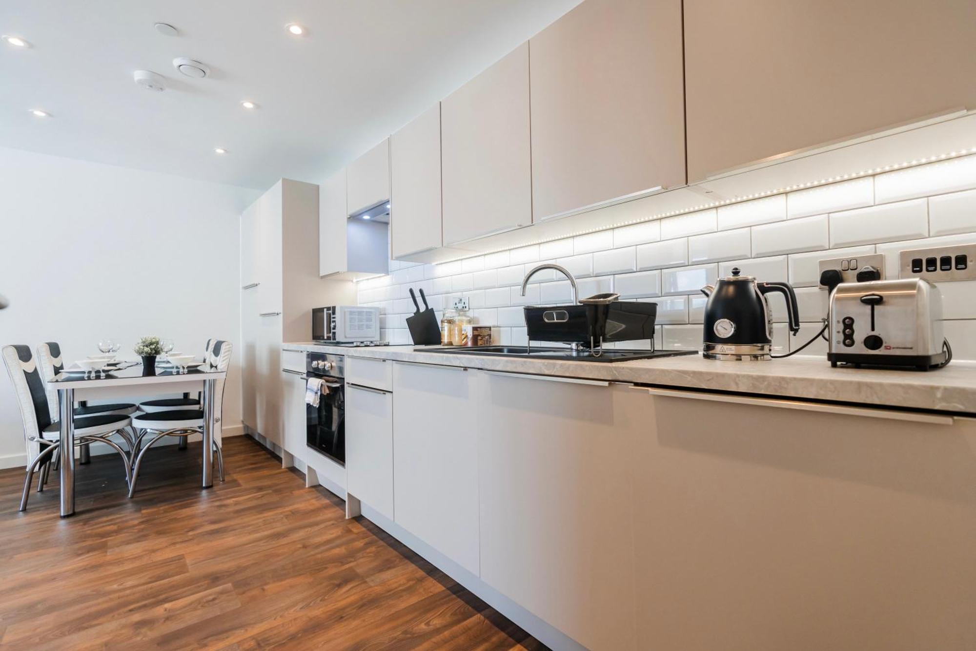 Contemporary 2 Bedroom - Centre - Digbeth Bullring Apartment Birmingham