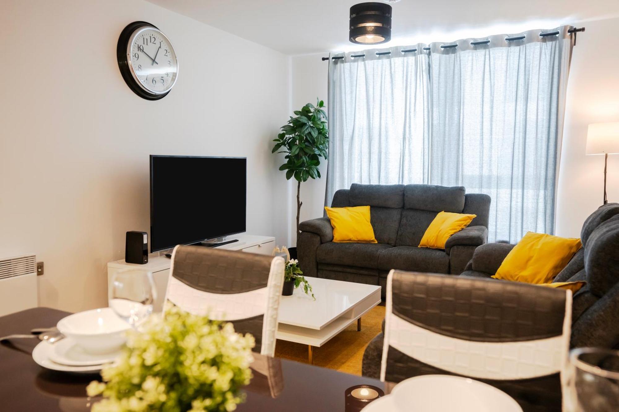 Contemporary 2 Bedroom - Centre - Digbeth Bullring Apartment *