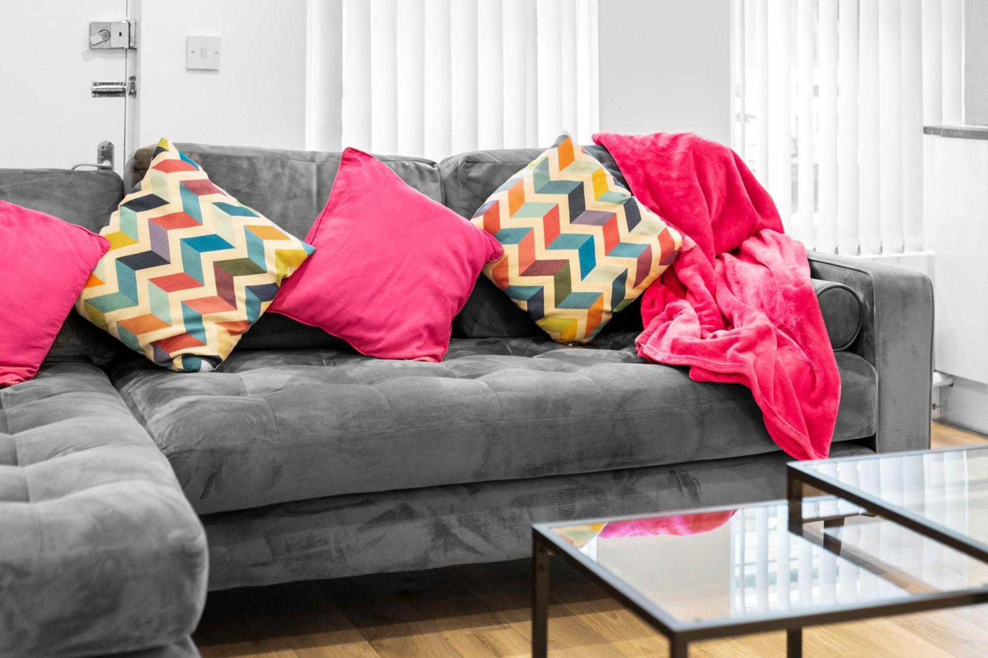 Two Bedroom Apartment- One Choice Stays- Jq