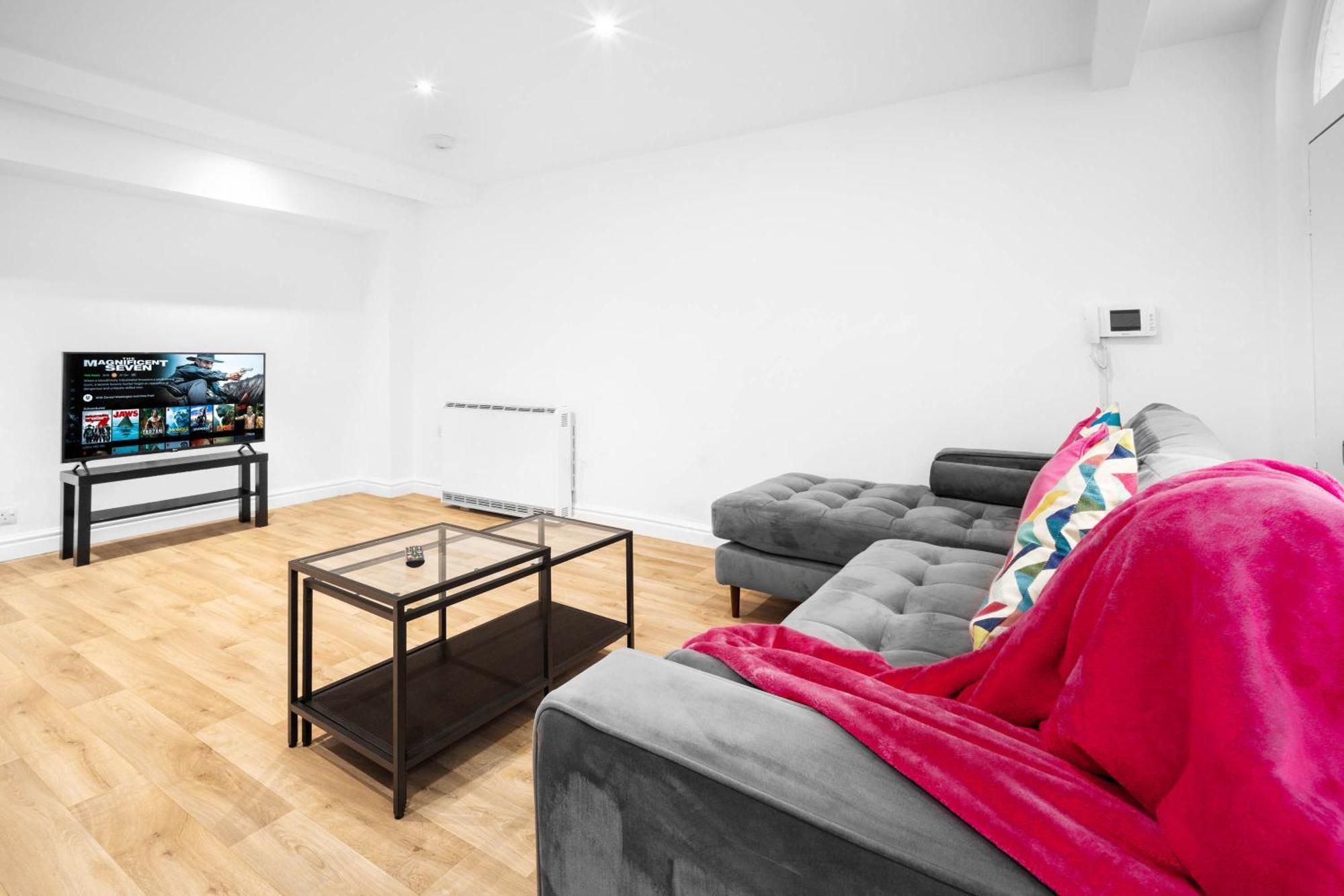Apartment Two Bedroom Apartment- One Choice Stays- Jq