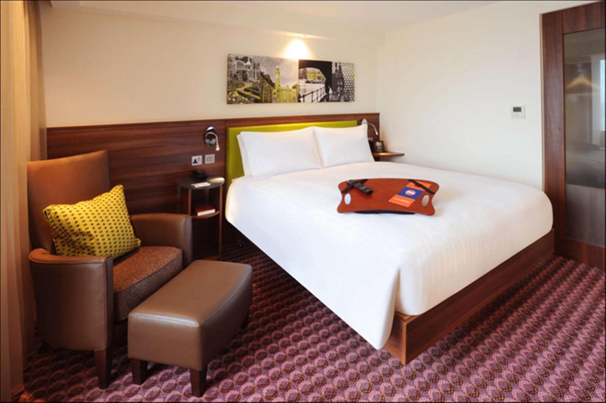 Hampton By Hilton Broad Street Hotel 3*