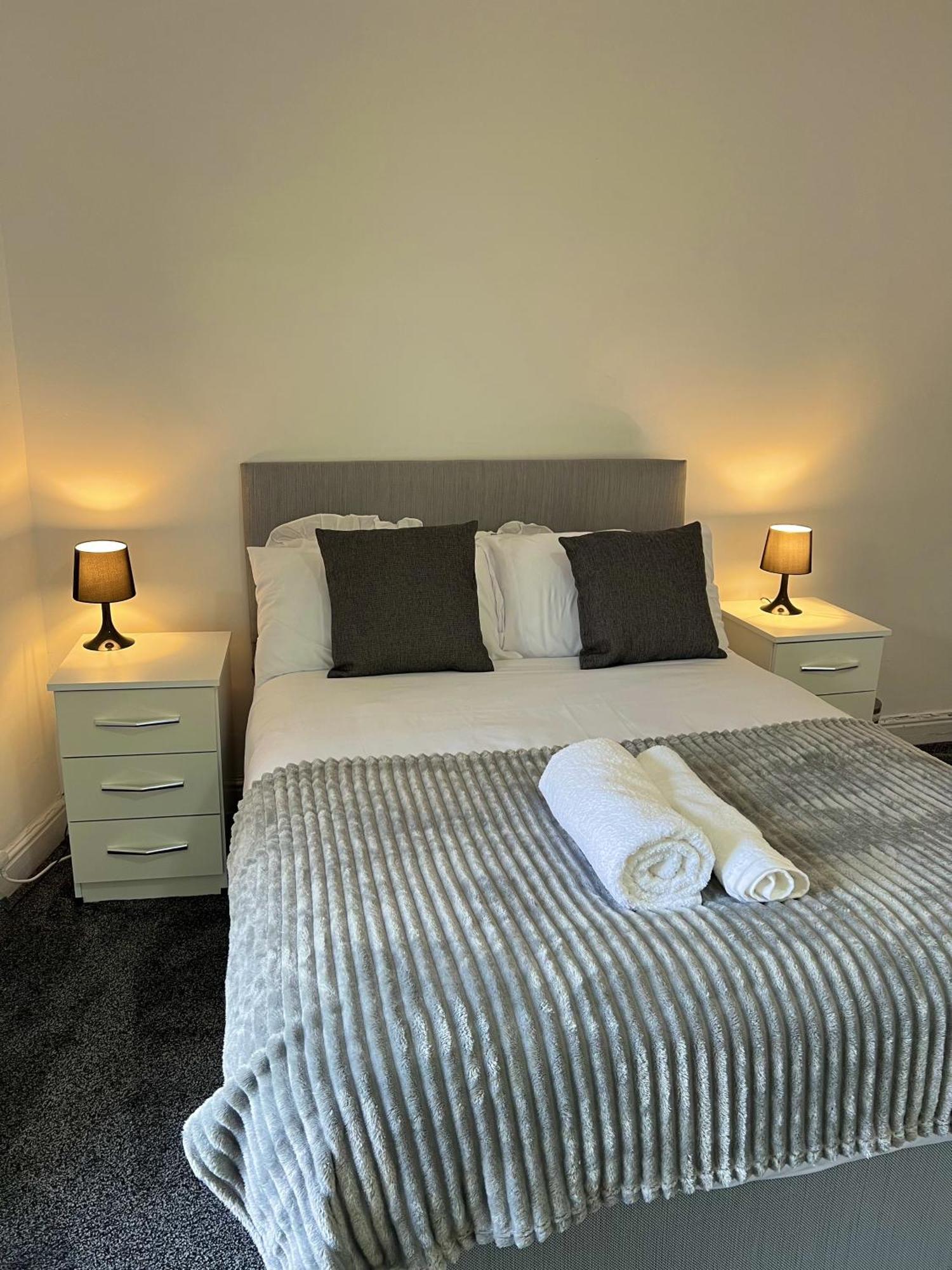 4 Brh For Large Group Holiday home *