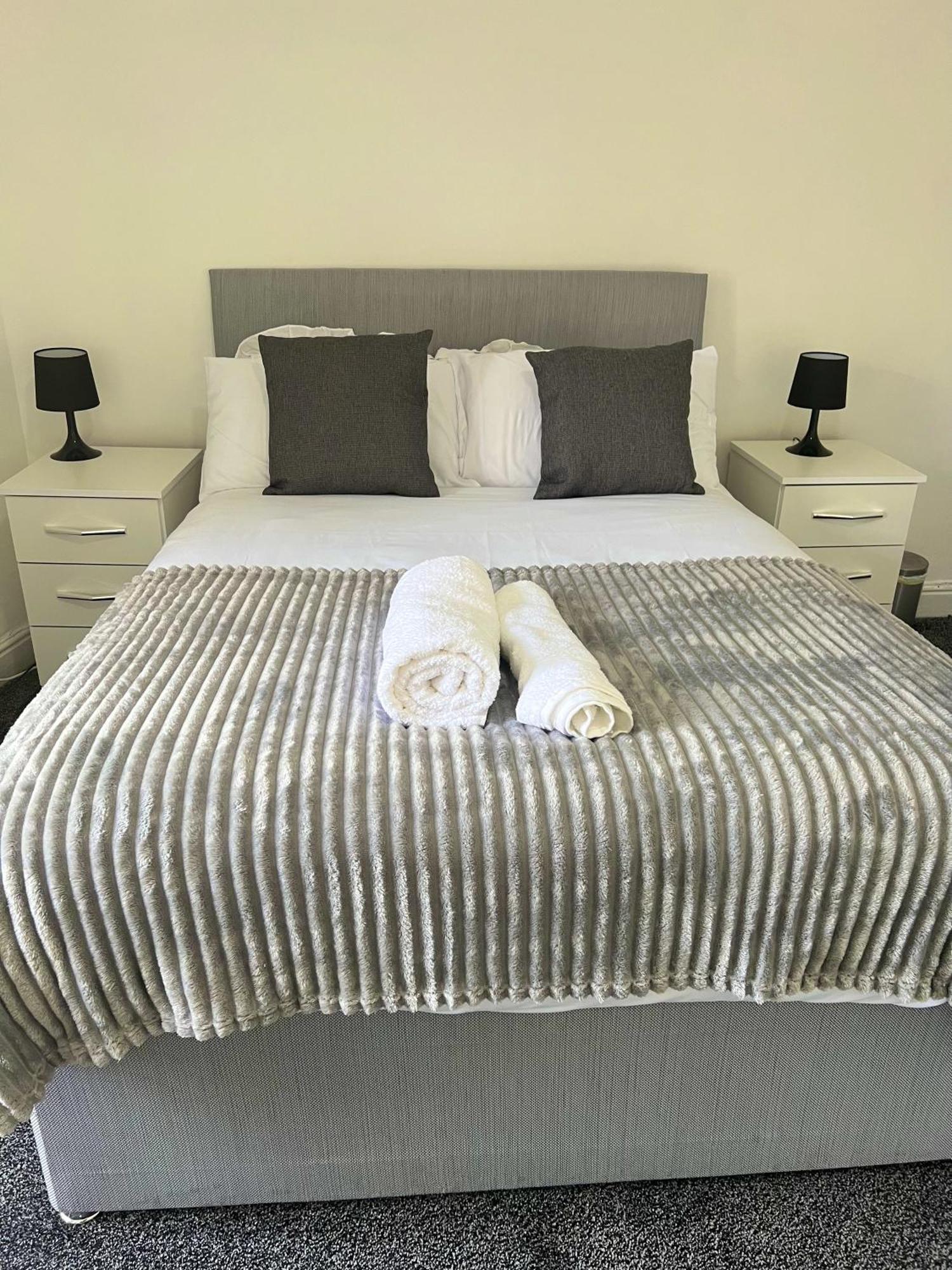 4 Brh For Large Group Holiday home *