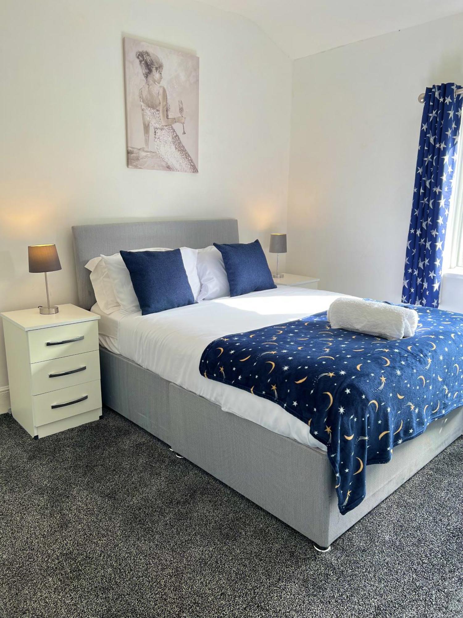 4 Brh For Large Group Holiday home Birmingham