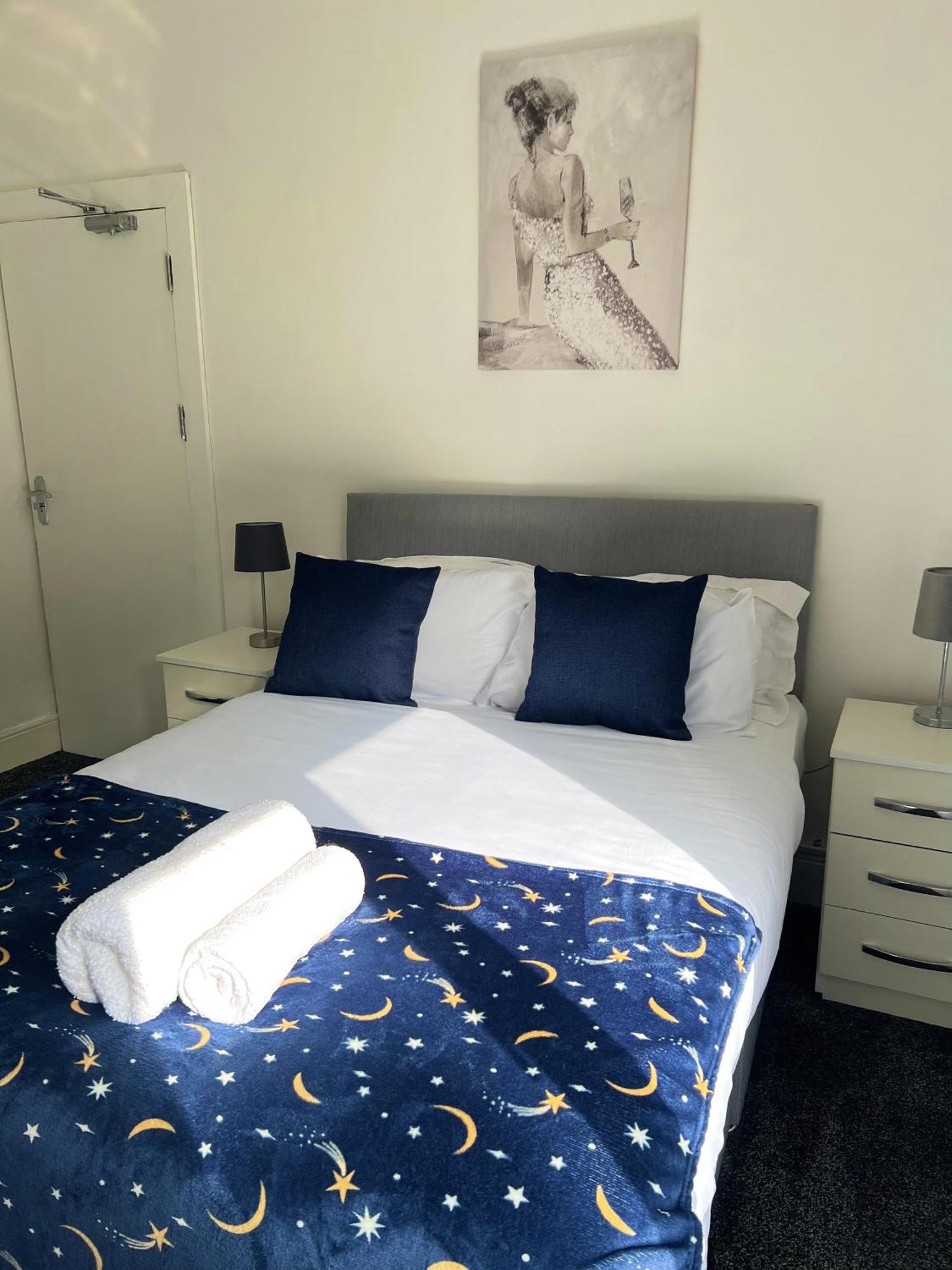 4 Brh For Large Group Holiday home Birmingham
