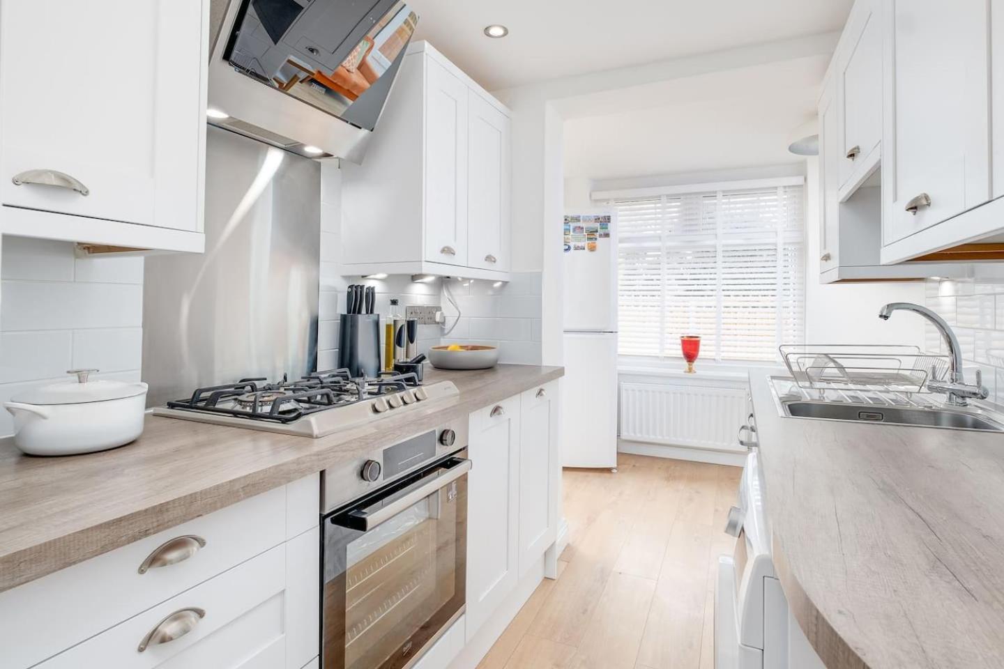 Holiday home Beta House By Night Stay: Contractors Sleeps 9