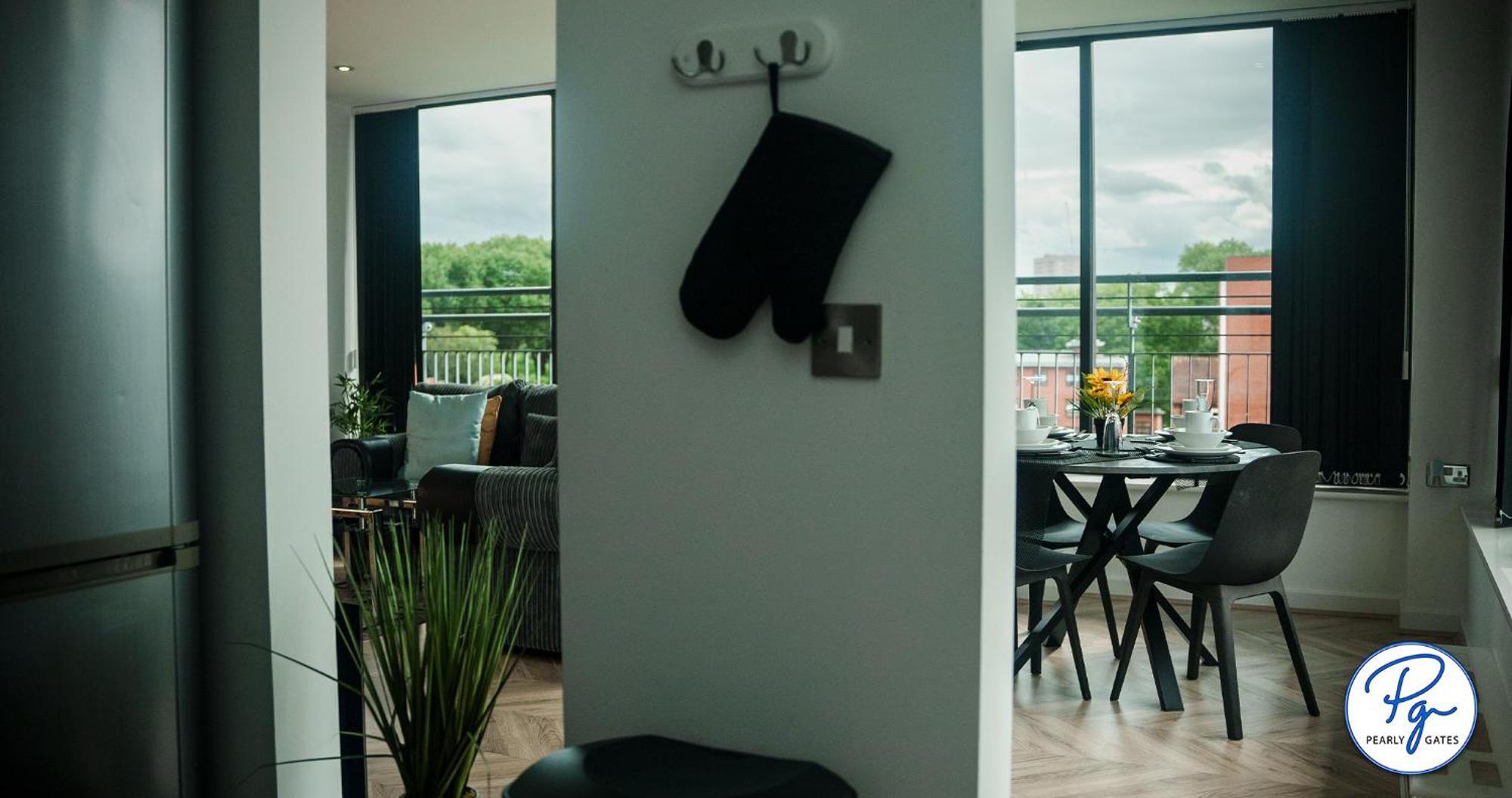 Penthouse - Amazing Skyline Views - Free Parking - Balcony - Utilita Arena - New St Station - Bullring Shopping * Birmingham