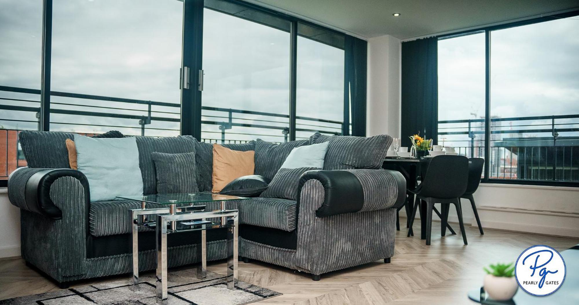 Penthouse - Amazing Skyline Views - Free Parking - Balcony - Utilita Arena - New St Station - Bullring Shopping Apartment Birmingham