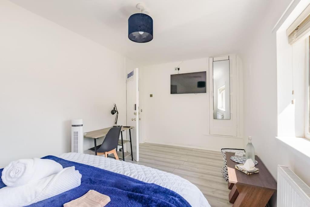 Great Barr Near Junction 7 M6 Guest house Birmingham