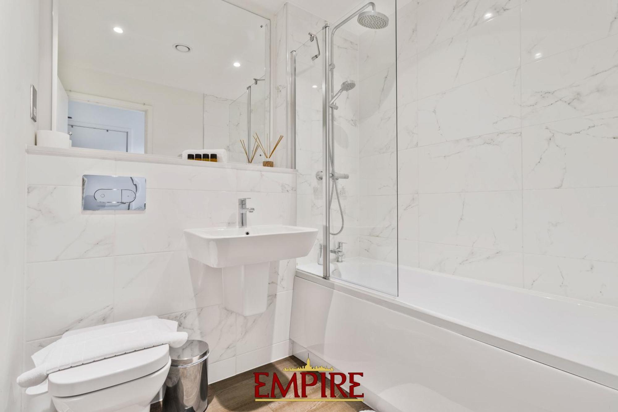 Lovely One Bedroom On Broad Street! Apartment *