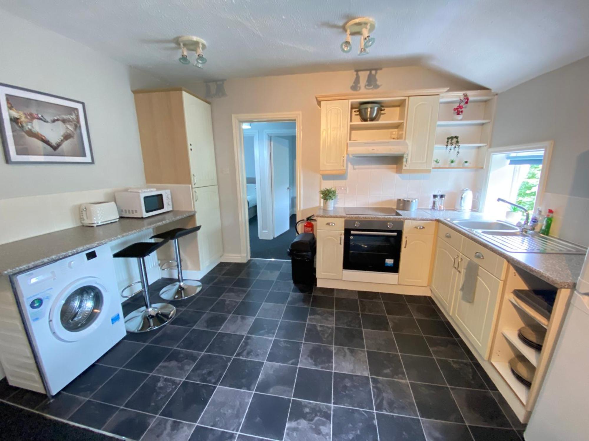 Style 2 Bedroom In City, Near Utilita Arena & Free Parking *