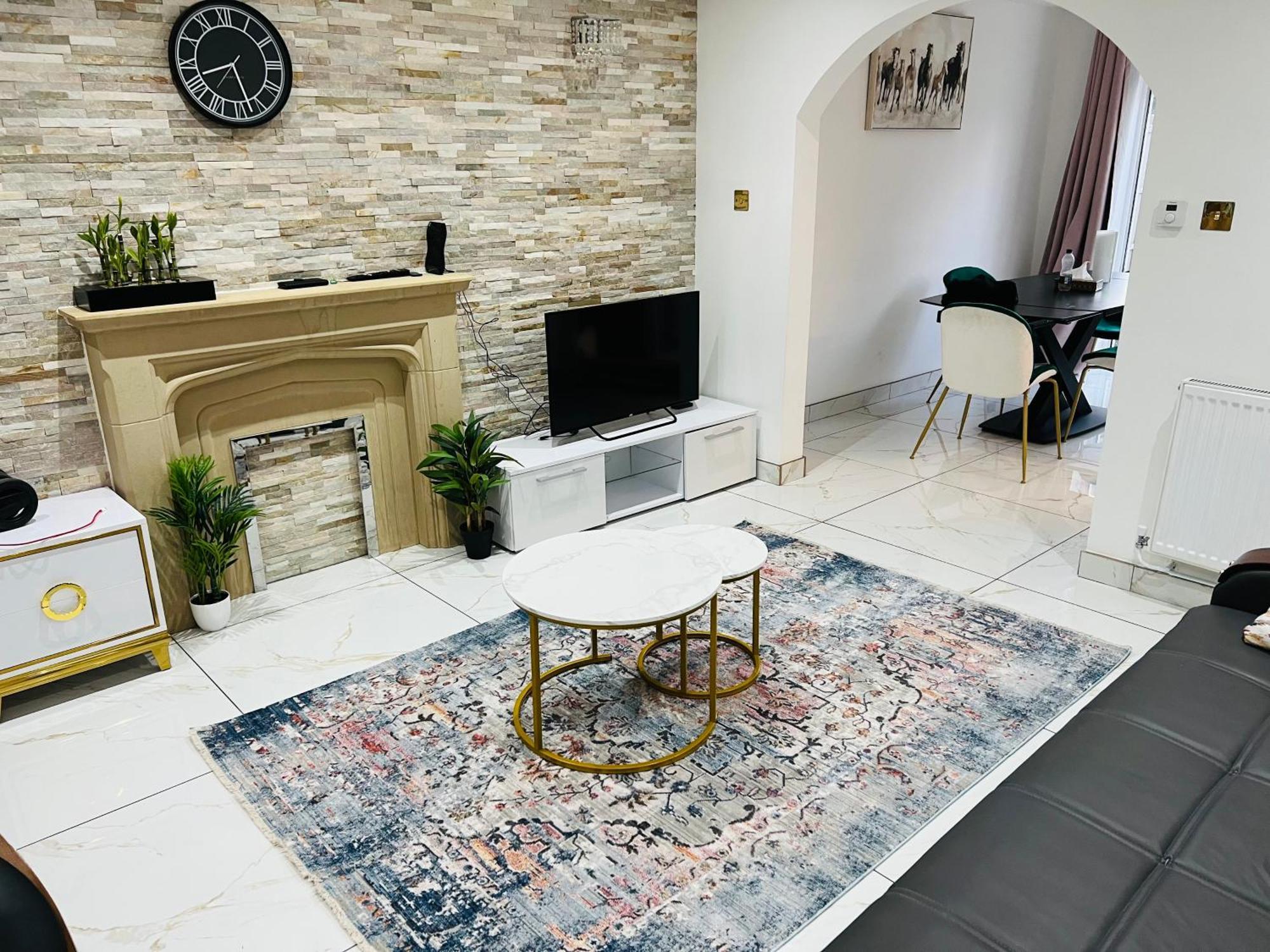Apartment Tyburn Home, With Free Parking