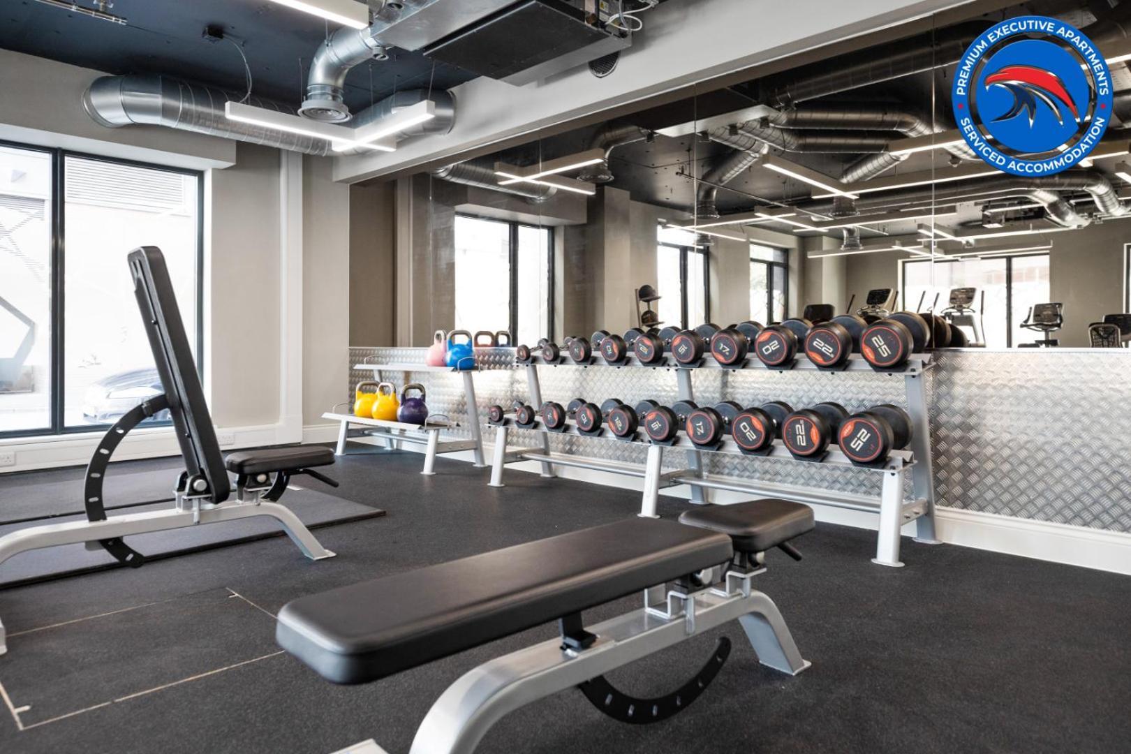 St Martins Place: Extended With Free Gym & Cinema Apartment *