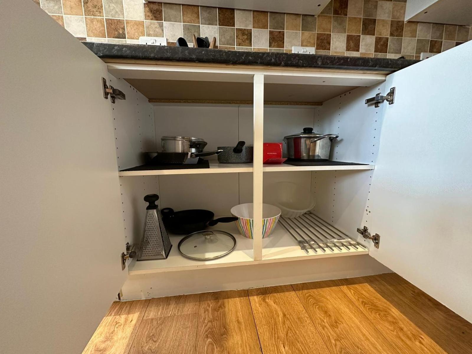 One Bedroom Aston B6 -parking- Sleeps 4 * Birmingham