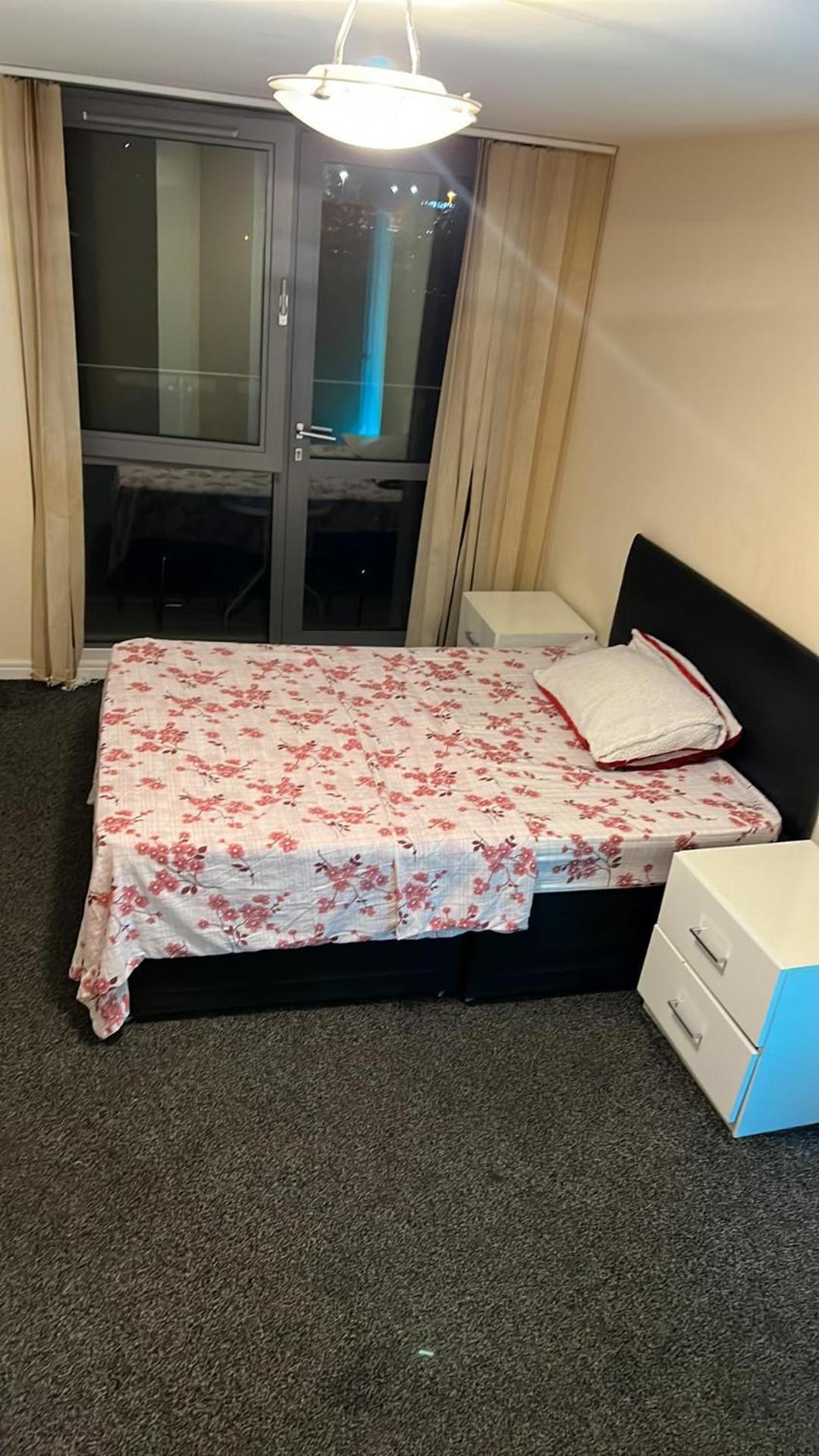 Centenary Plaza Apartament,holiday Street,b11tb
