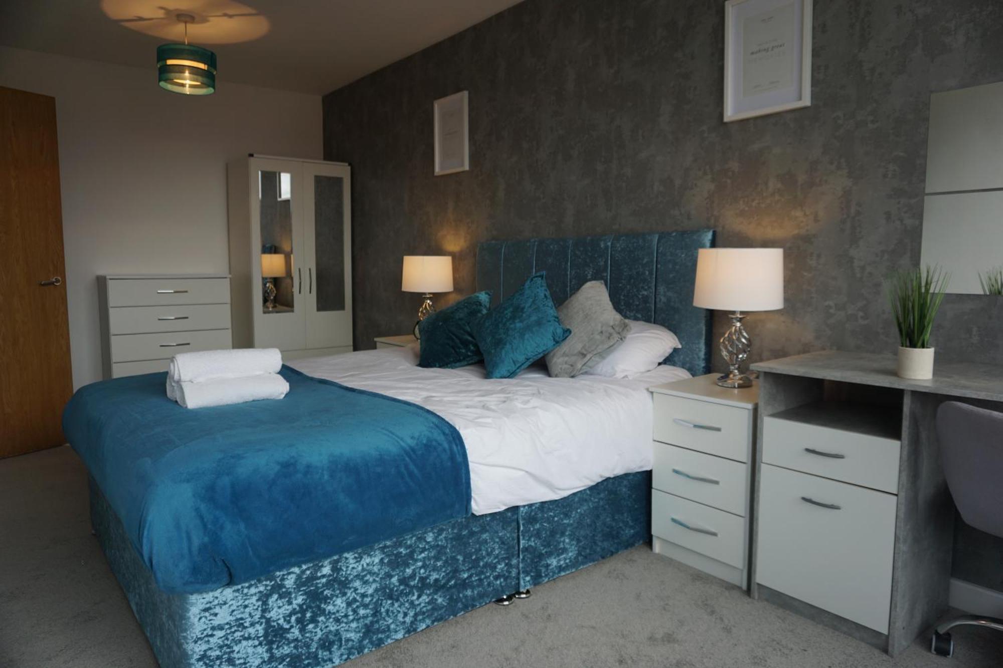 Penthouse - Amazing Skyline Views - Free Parking - Balcony - Utilita Arena - New St Station - Bullring Shopping * Birmingham