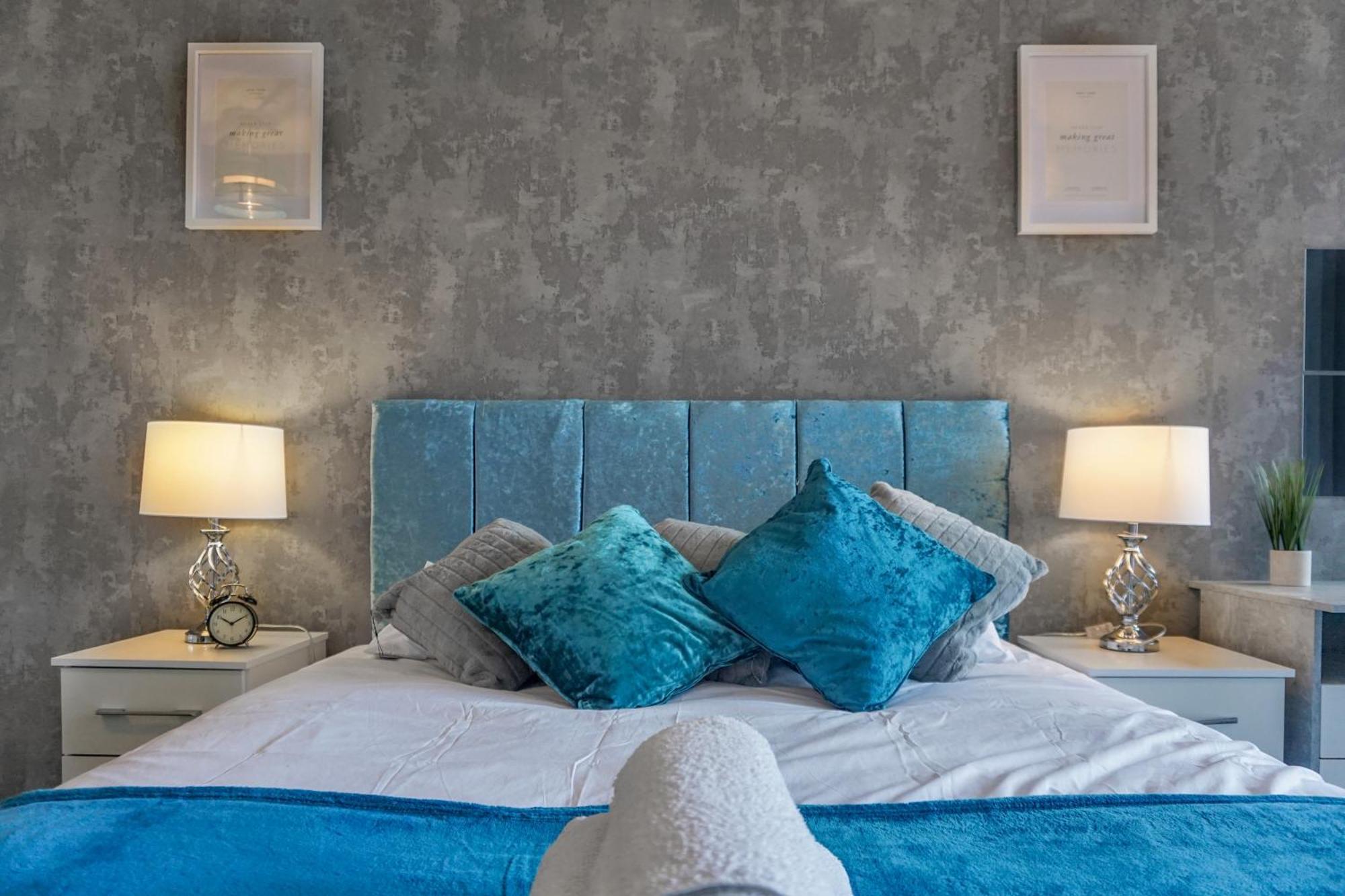 Penthouse - Amazing Skyline Views - Free Parking - Balcony - Utilita Arena - New St Station - Bullring Shopping * Birmingham