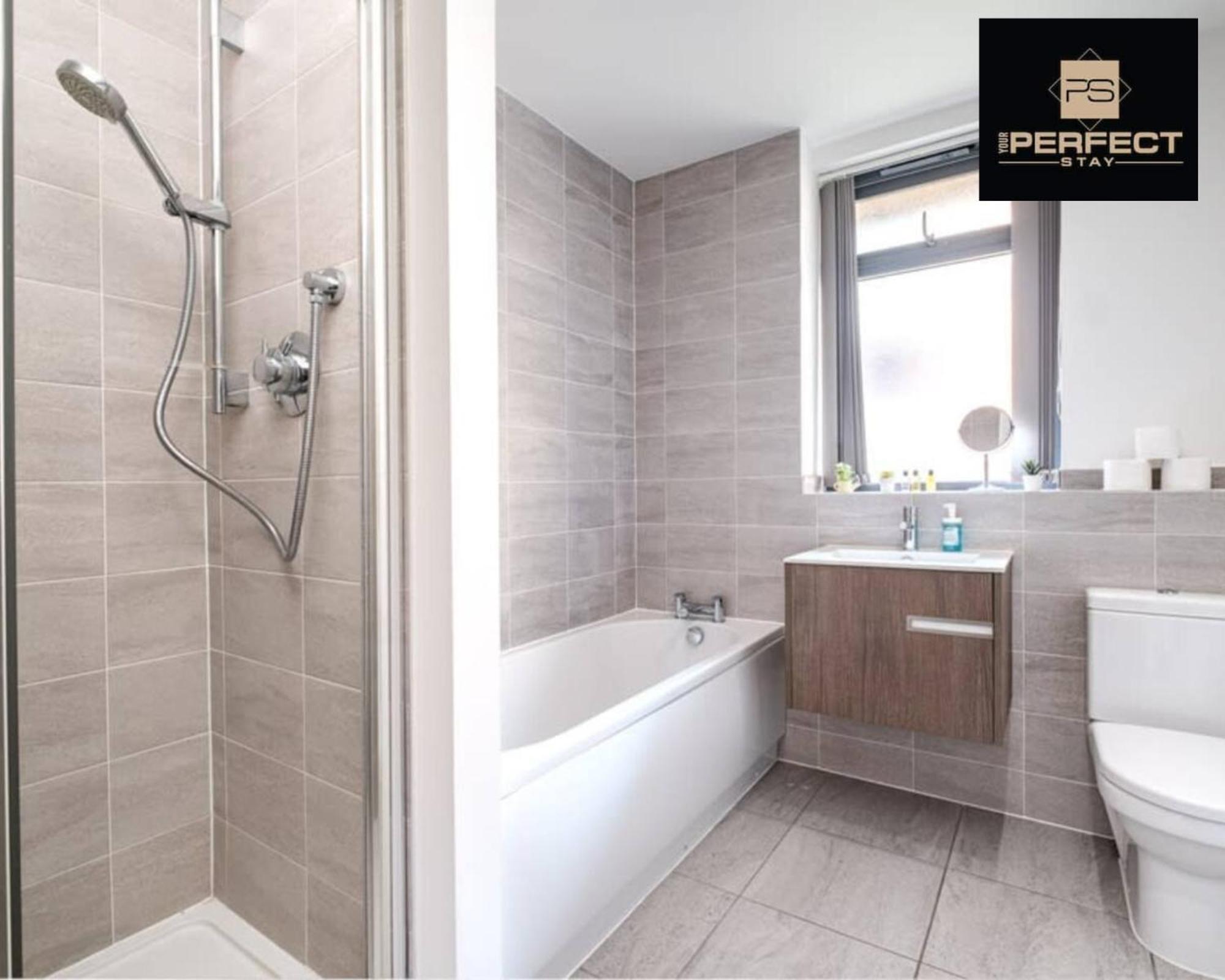 Apartment Platinum By Your Prefect Short Lets With Free Parking & Netflix - 5 *