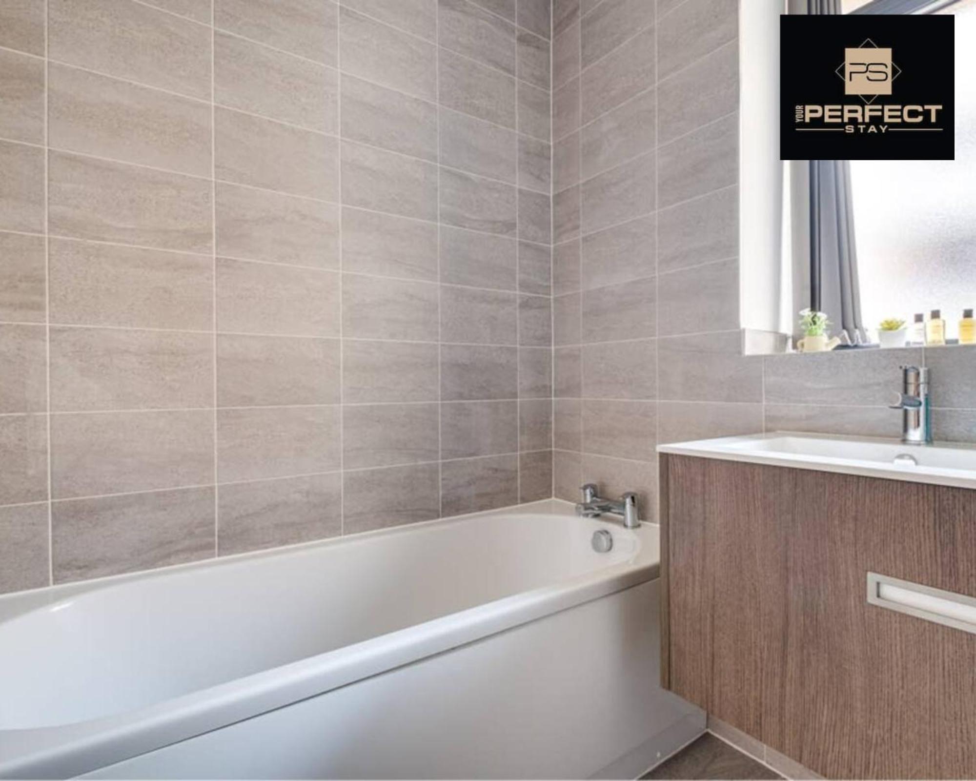 Platinum By Your Prefect Short Lets With Free Parking & Netflix - 5 *