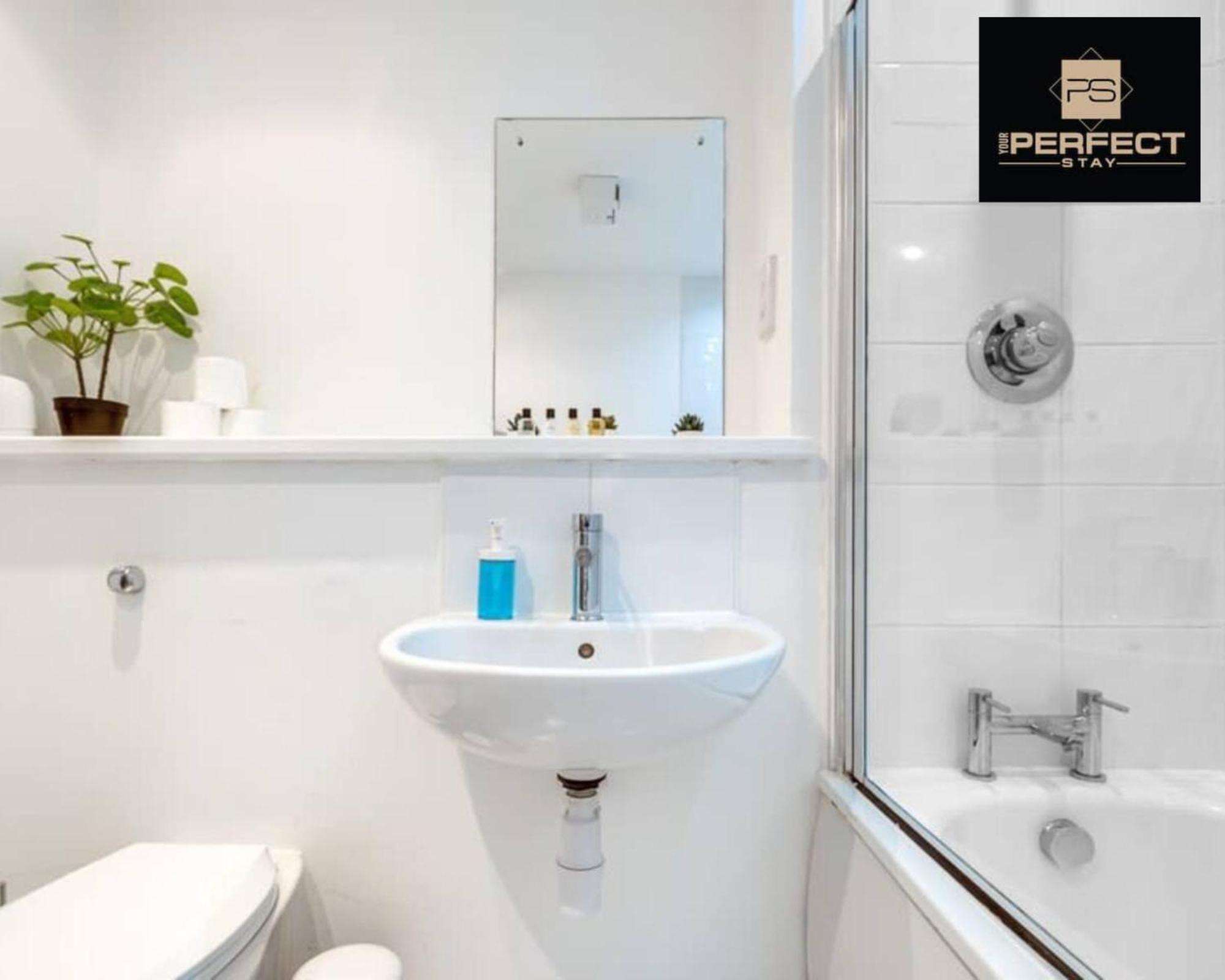 Atlantis 1bdr Centre By Your Perfect Short Lets With Netflix & Free Parking Apartment Birmingham