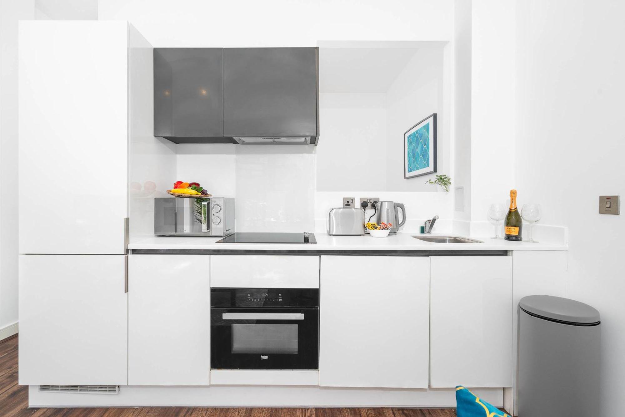 Centre - Cosy - Balcony - Free Netflix & Wifi 139k *