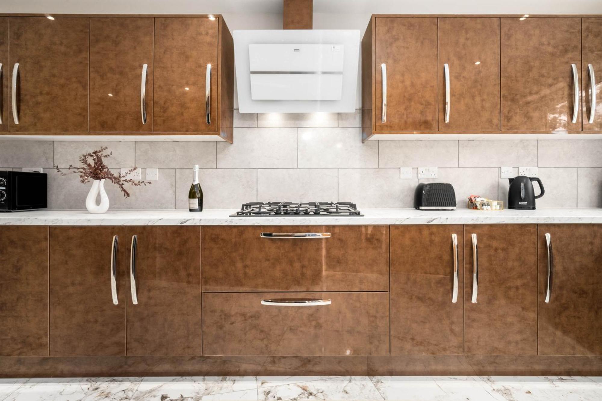 Luxury 4 Bedroom House - Harborne - Rated - Parking - Garden - 6co Holiday home Birmingham