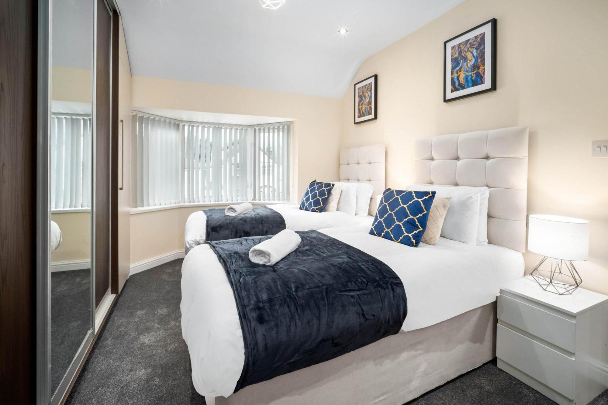 Luxury 4 Bedroom House - Harborne - Rated - Parking - Garden - 6co Holiday home Birmingham