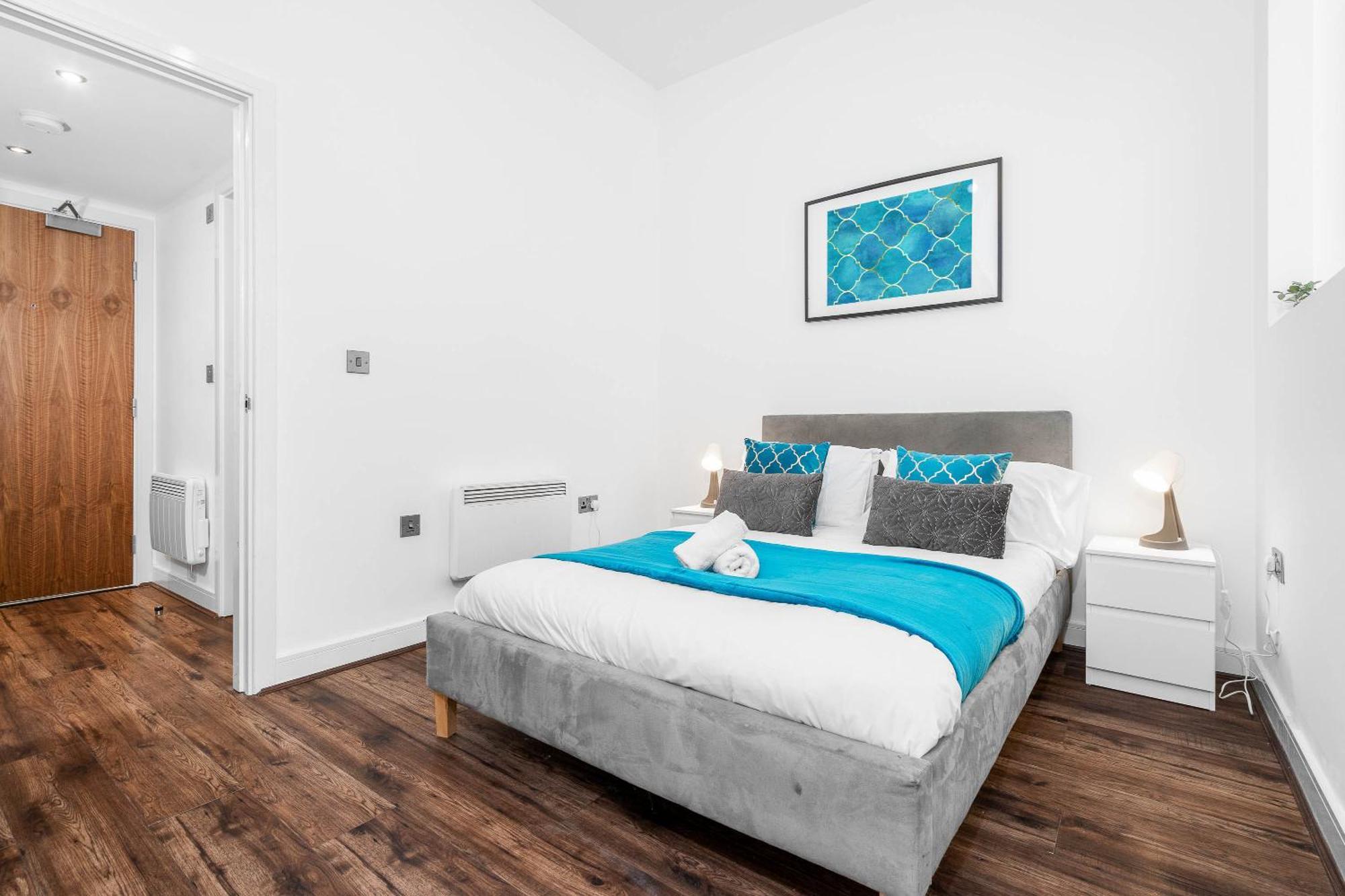 Centre - Cosy - Balcony - Free Netflix & Wifi 139k Apartment