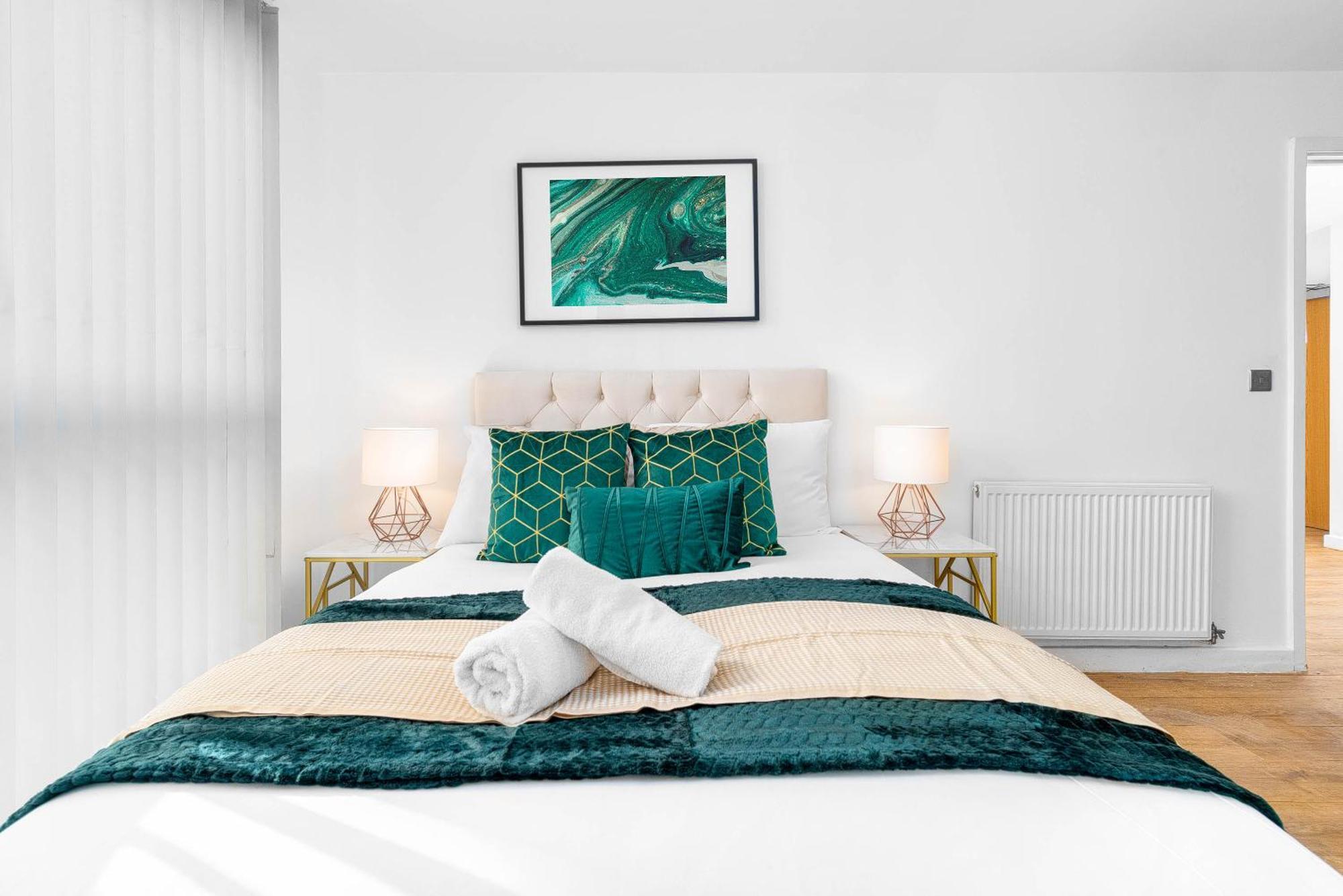 Apartment Centre - Luxury 2 Bedroom - Wifi - Netflix - 205h