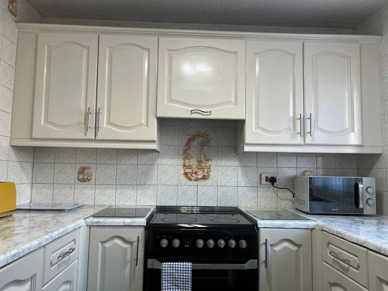 Apartment Peculiar 2-bedrooms *