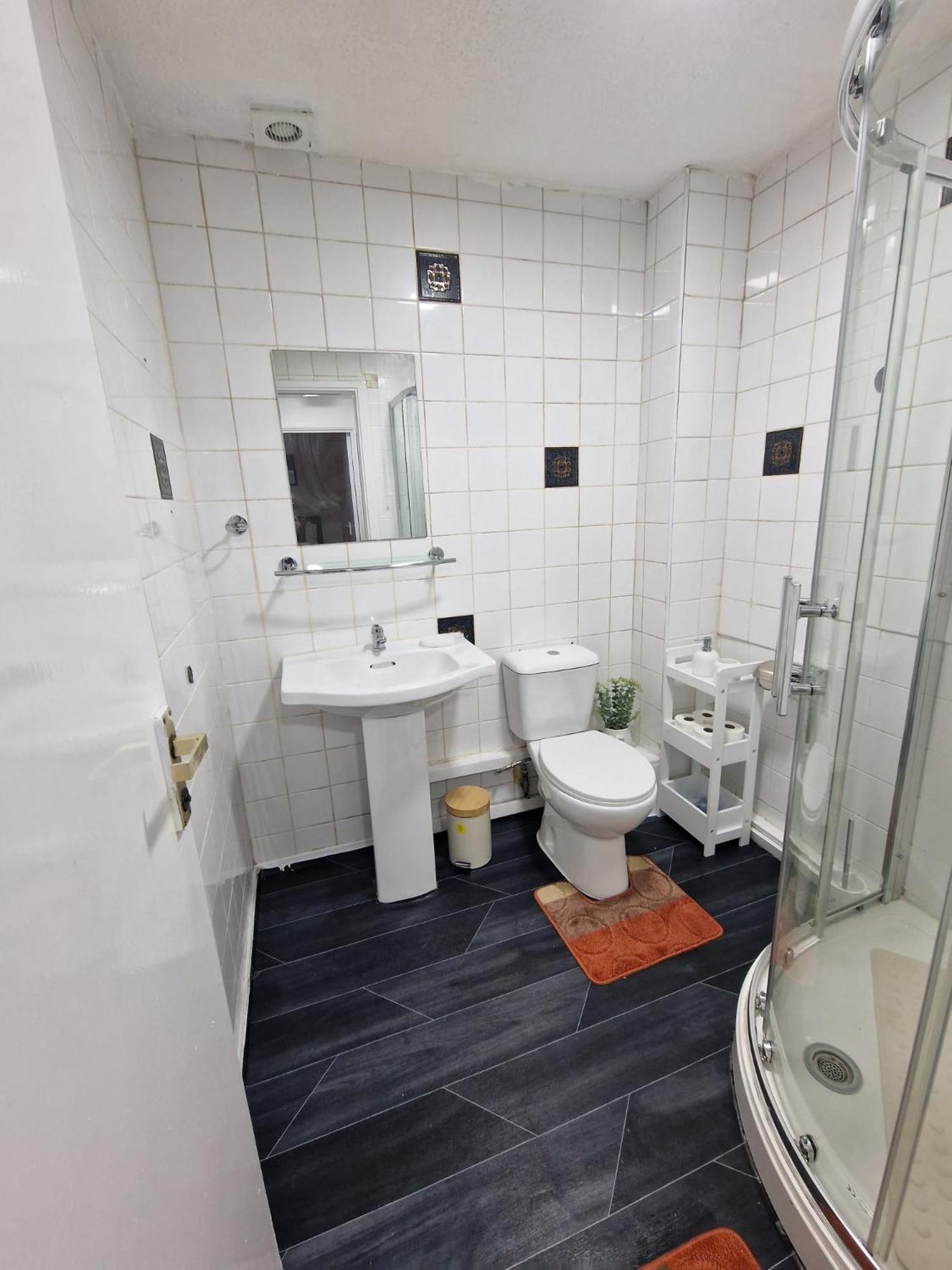 Peculiar 2-bedrooms * Birmingham