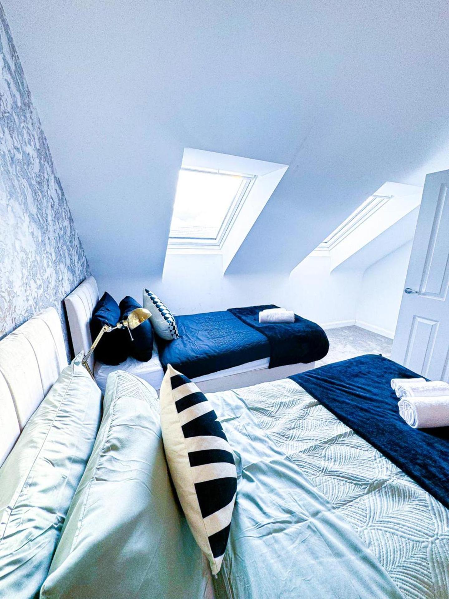 3bed House For Contractors Large Group Sleep Upto9 Holiday home *