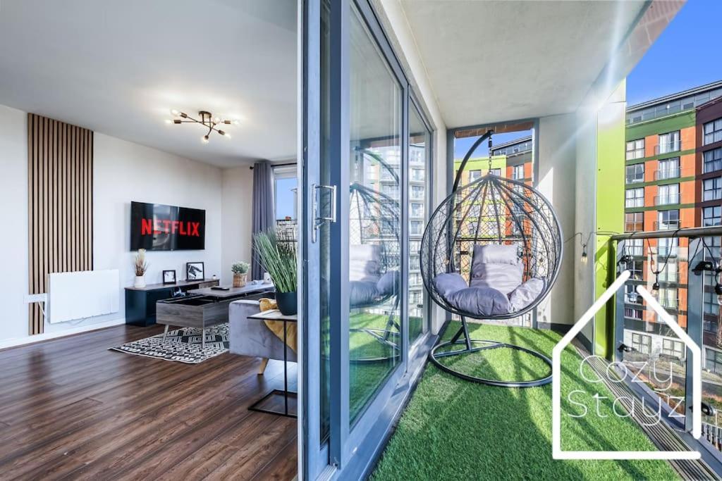 The Games In Centre With 2 Prvt Parking Spaces Apartment *