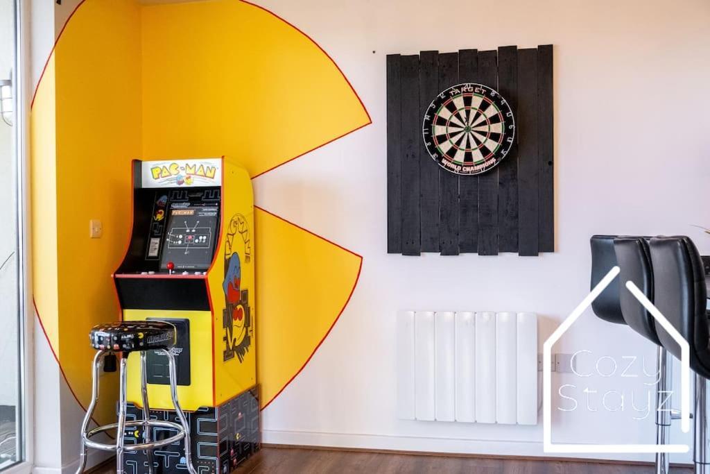 The Games In Centre With 2 Prvt Parking Spaces Apartment