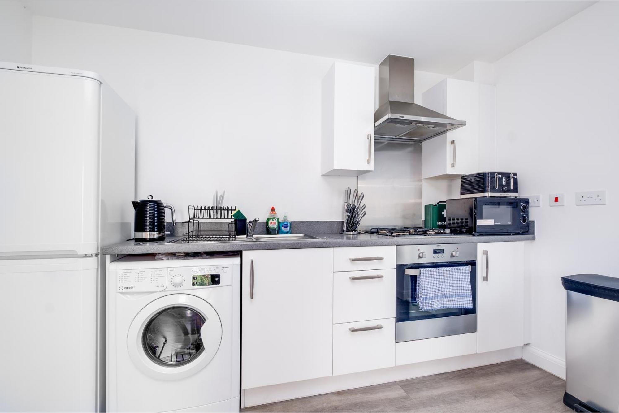 Centre Stylish 2 Bed House ☆ Free Parking → With 55 Inch Smart Tv, Free Netflix & Wifi ✘ Comfy Seating Area - By O2 Academy, Bullring, Newstreet, Chinatown, Cube & Mailbox Holiday home *