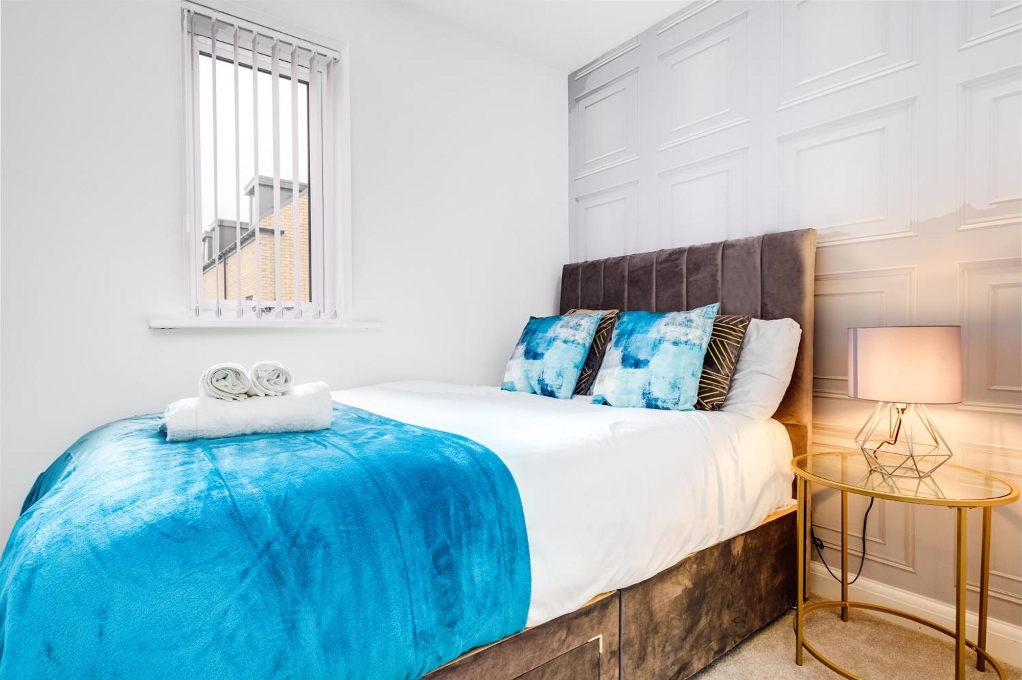 Holiday home Centre Stylish 2 Bed House ☆ Free Parking → With 55 Inch Smart Tv, Free Netflix & Wifi ✘ Comfy Seating Area - By O2 Academy, Bullring, Newstreet, Chinatown, Cube & Mailbox Birmingham