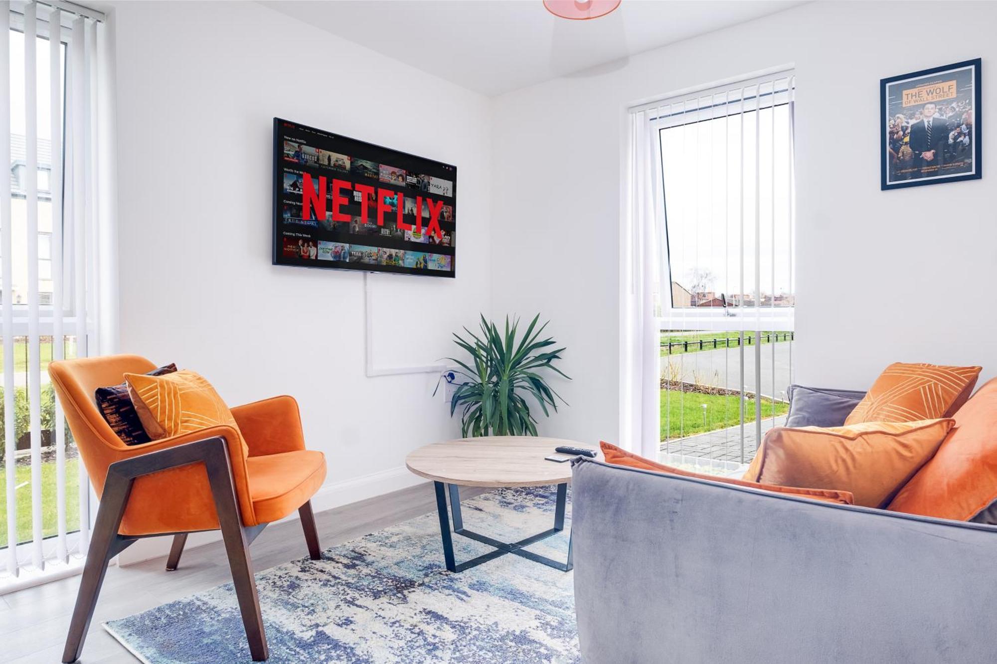 Holiday home Centre Stylish 2 Bed House ☆ Free Parking → With 55 Inch Smart Tv, Free Netflix & Wifi ✘ Comfy Seating Area - By O2 Academy, Bullring, Newstreet, Chinatown, Cube & Mailbox *