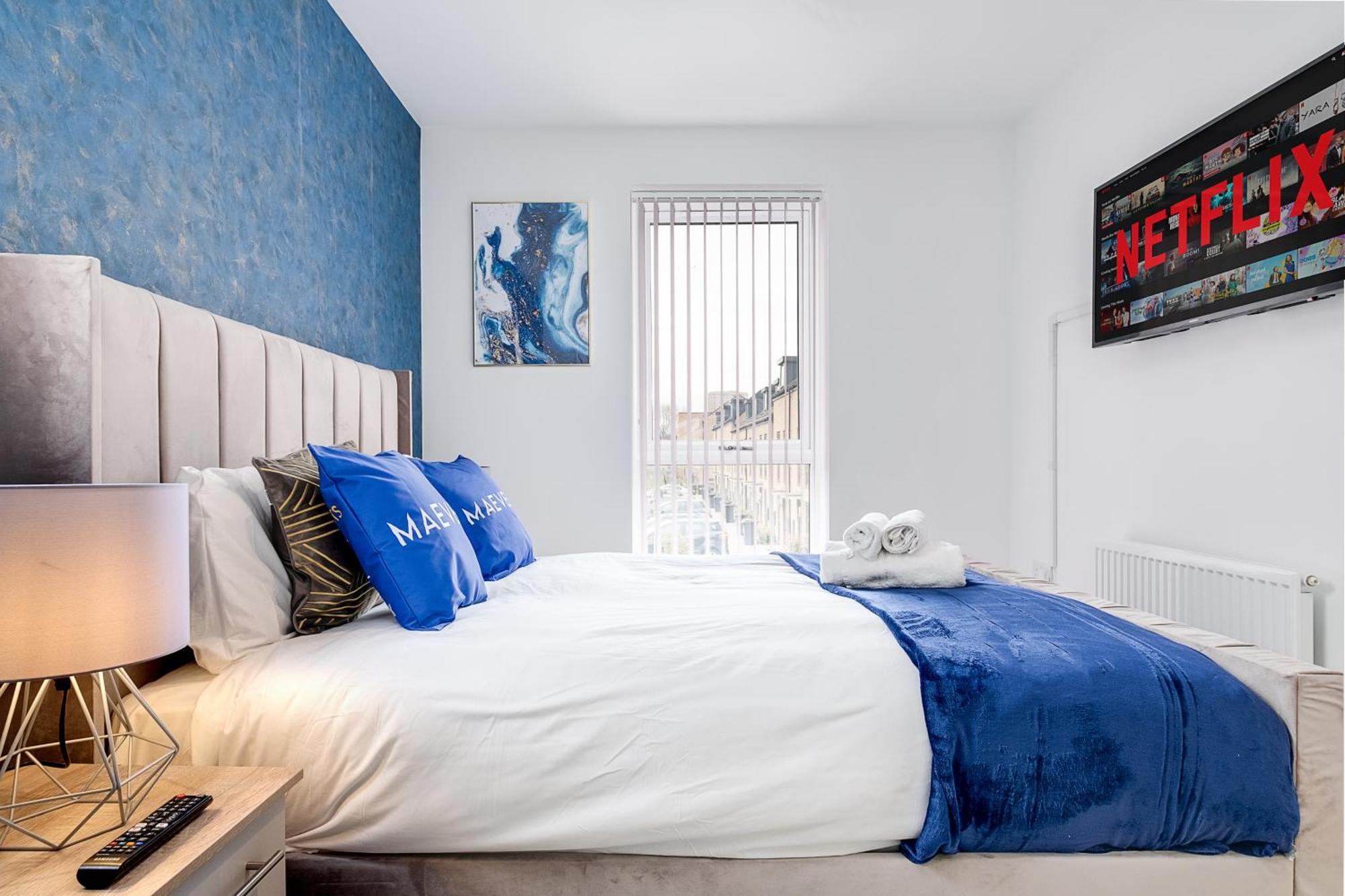 Holiday home Centre Stylish 2 Bed House ☆ Free Parking → With 55 Inch Smart Tv, Free Netflix & Wifi ✘ Comfy Seating Area - By O2 Academy, Bullring, Newstreet, Chinatown, Cube & Mailbox Birmingham