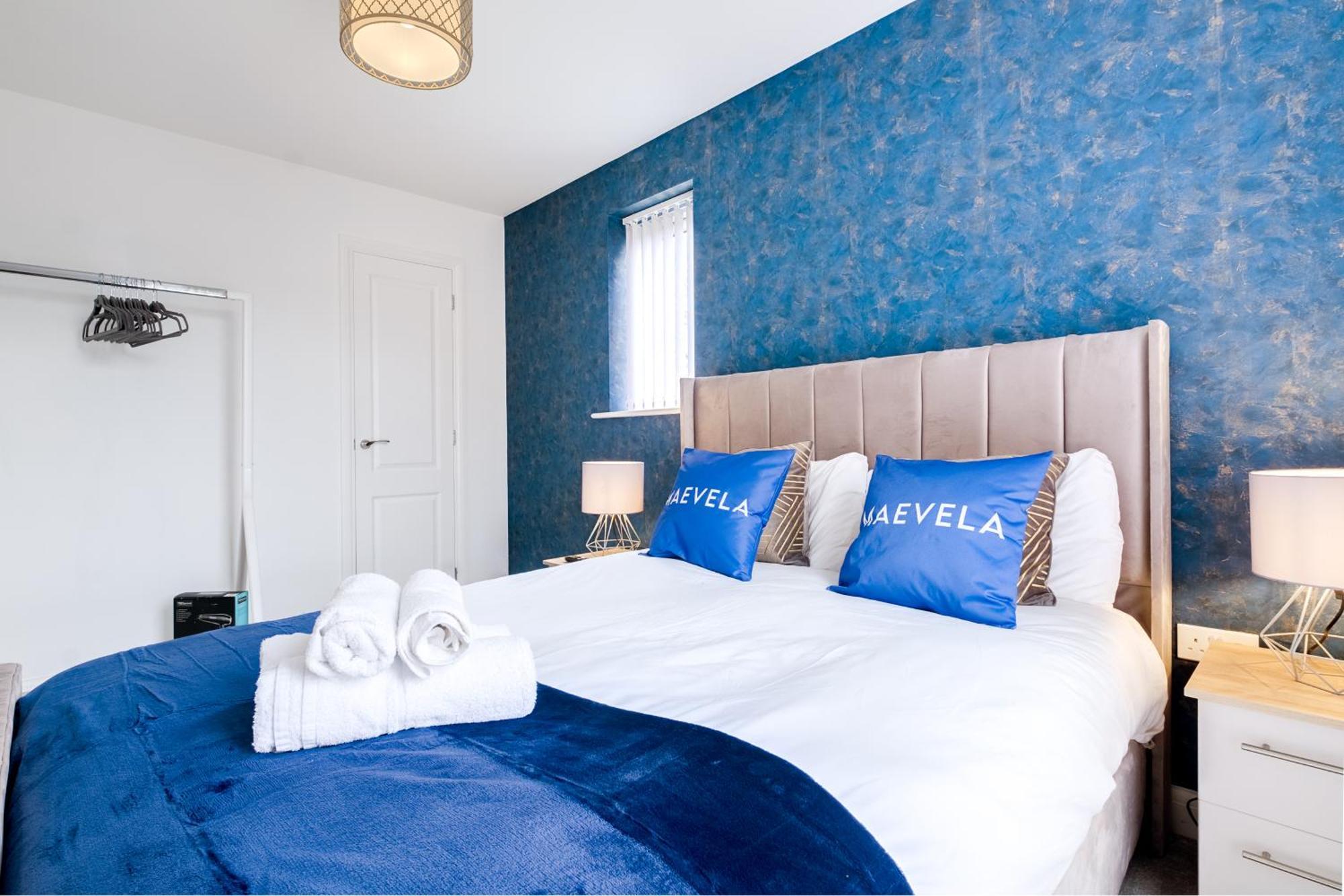 Centre Stylish 2 Bed House ☆ Free Parking → With 55 Inch Smart Tv, Free Netflix & Wifi ✘ Comfy Seating Area - By O2 Academy, Bullring, Newstreet, Chinatown, Cube & Mailbox Holiday home