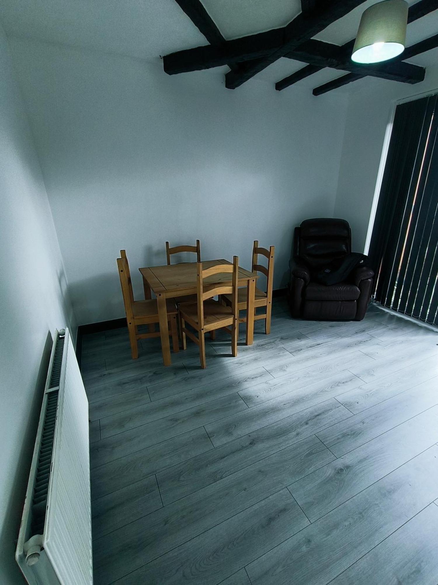 Apartment Modern 3 Bedroom House *