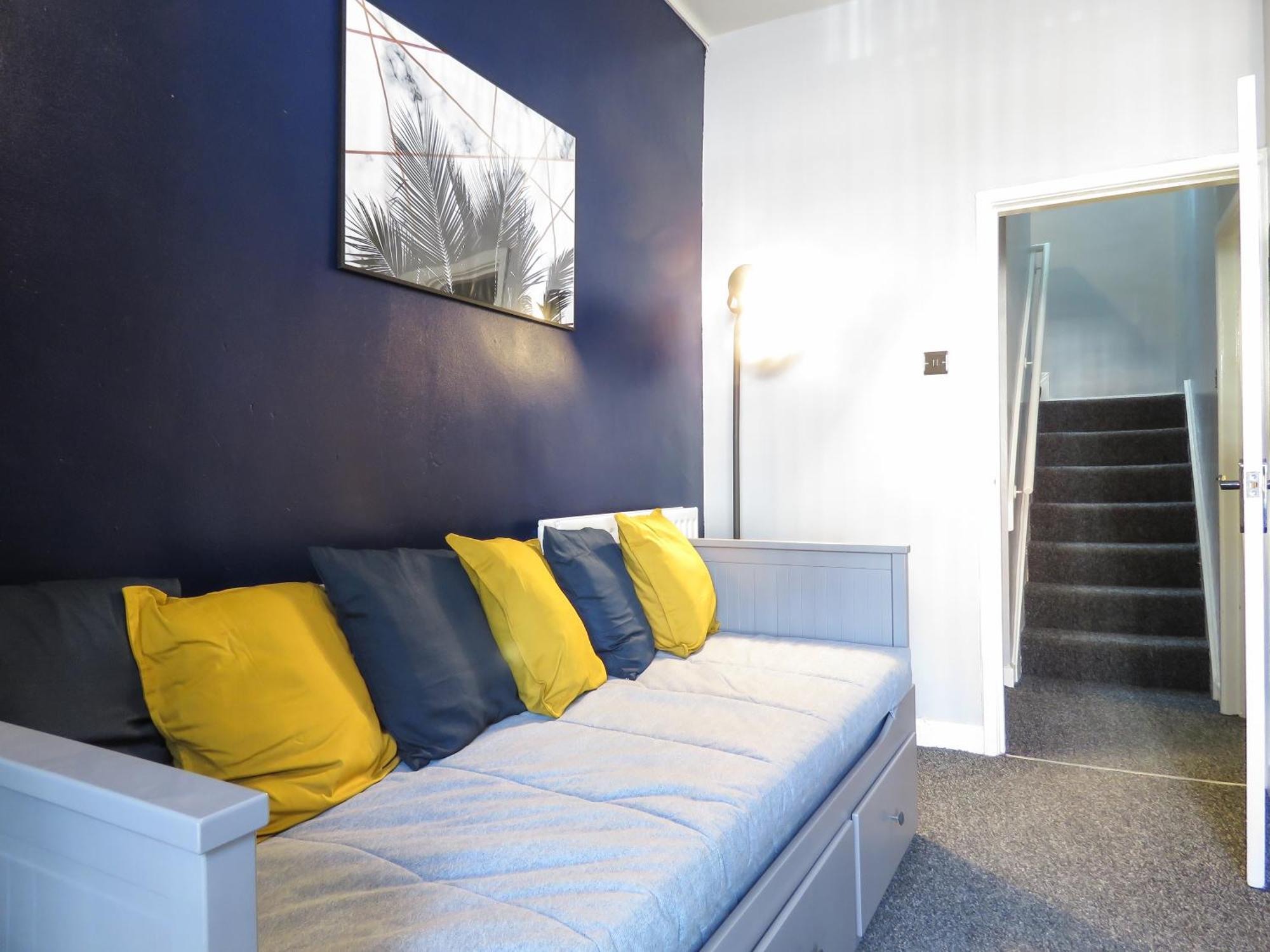 Tudors Esuites One Bedroom Cosy *