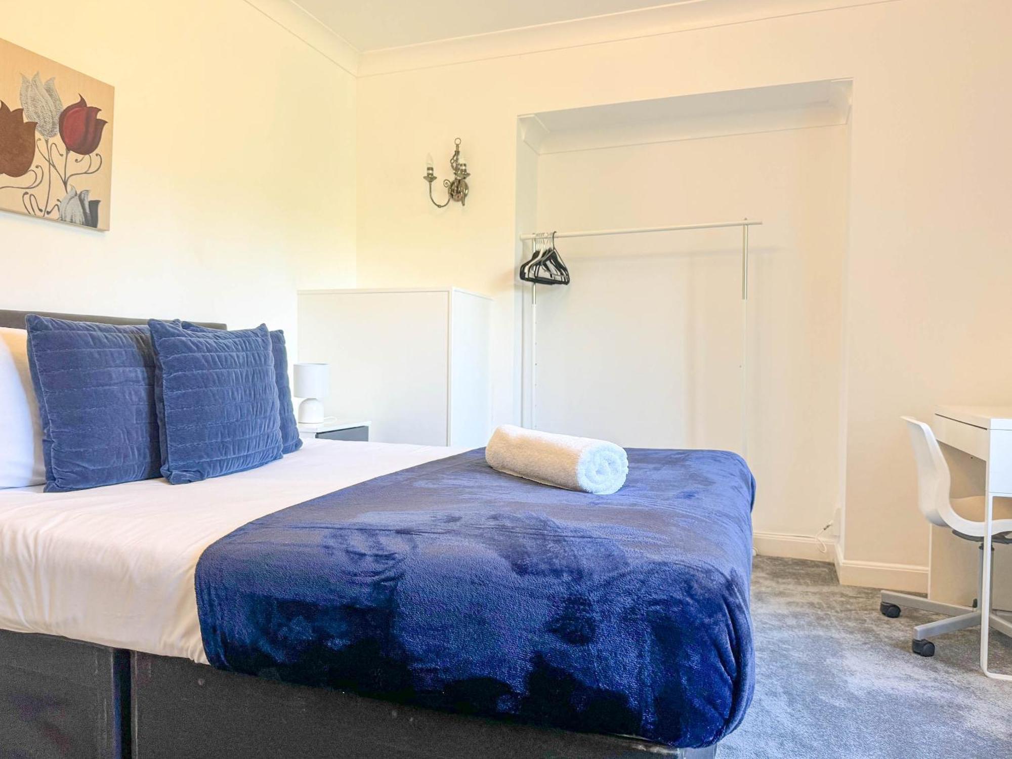Large 8 Bedroom House In Edgbaston