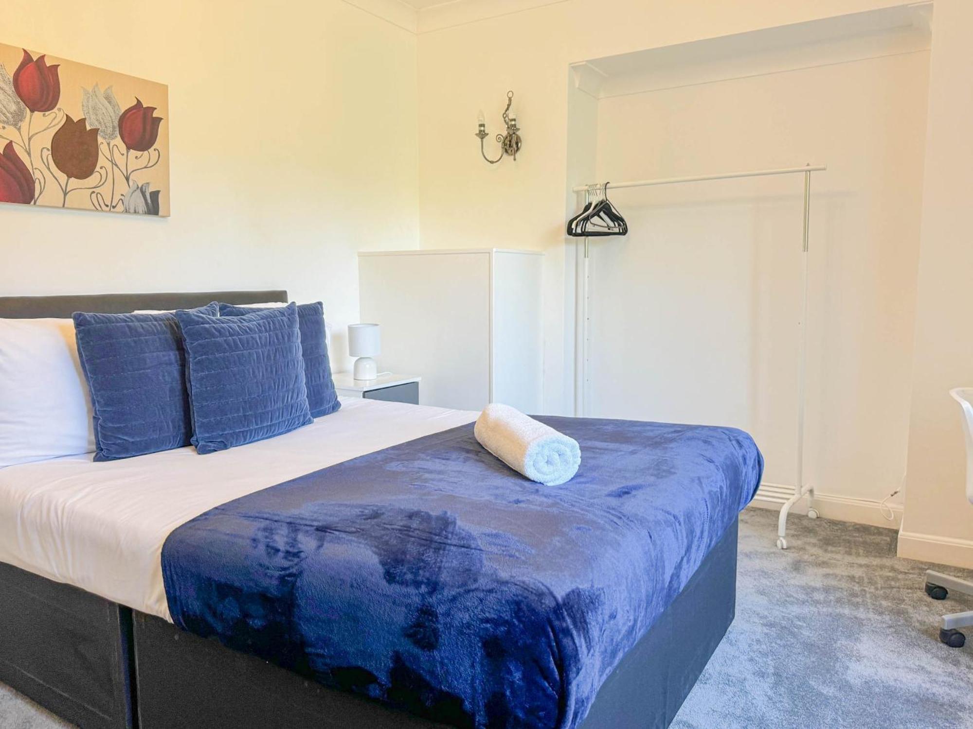 Large 8 Bedroom House In Edgbaston Apartment *