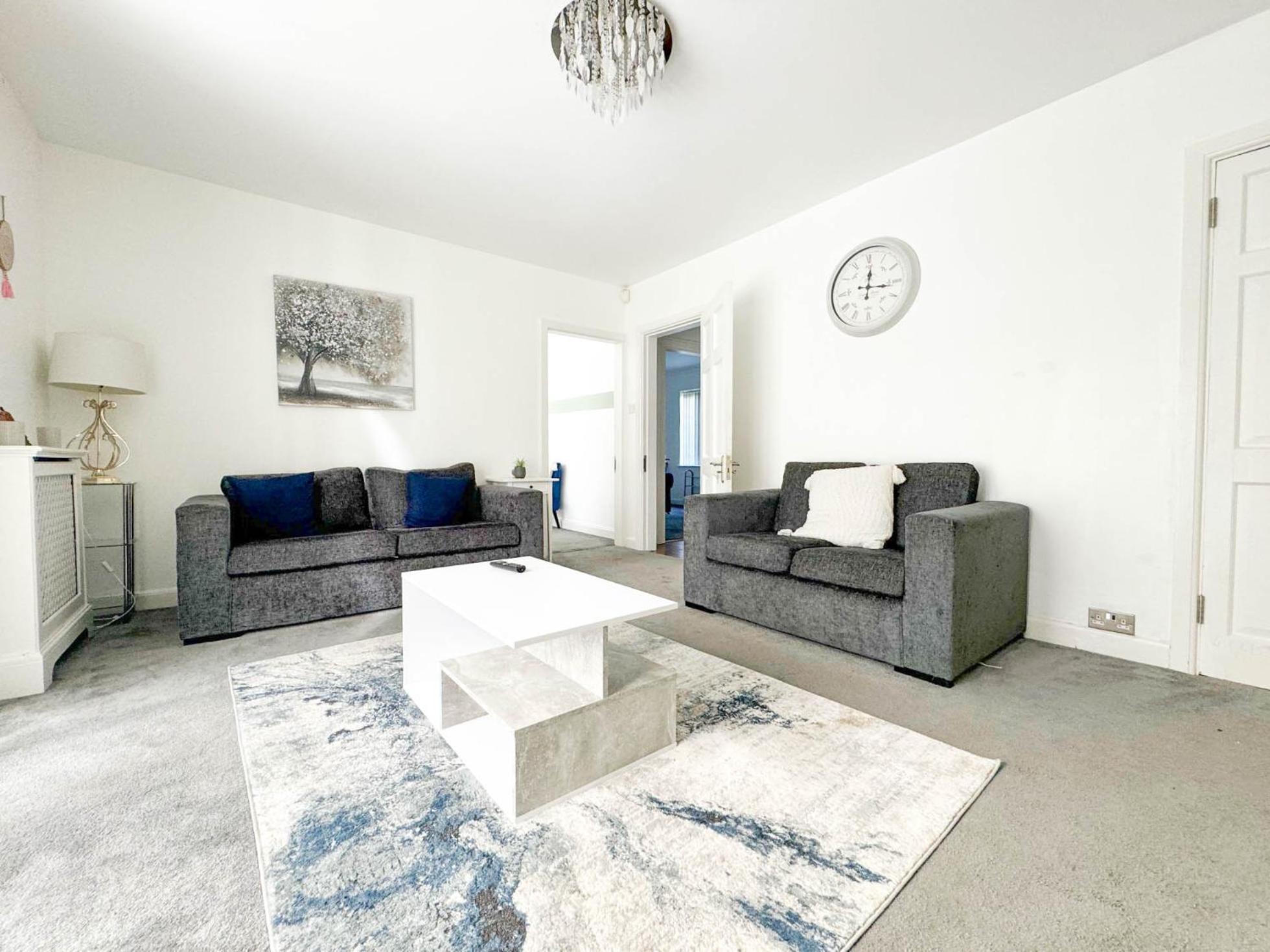 Large 8 Bedroom House In Edgbaston *