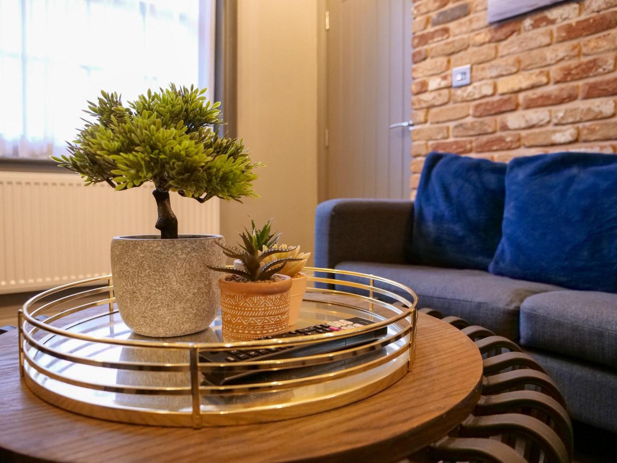 Luxe 2 Bed Apt - City Centre - Office - Smarttvs Apartment *
