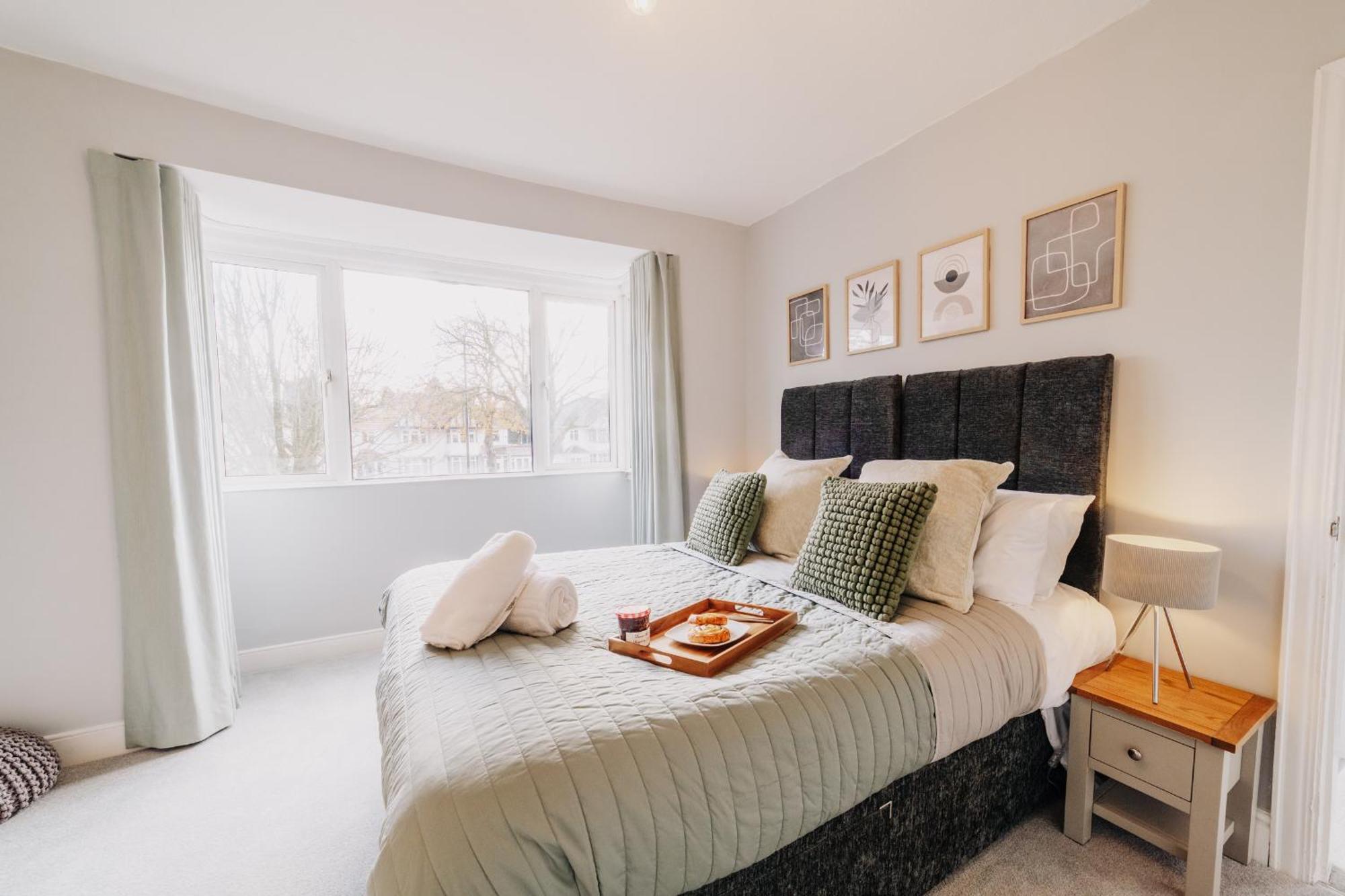 Holiday home Modern 3-bed, Garden, Fast Wifi, Family, Contractors